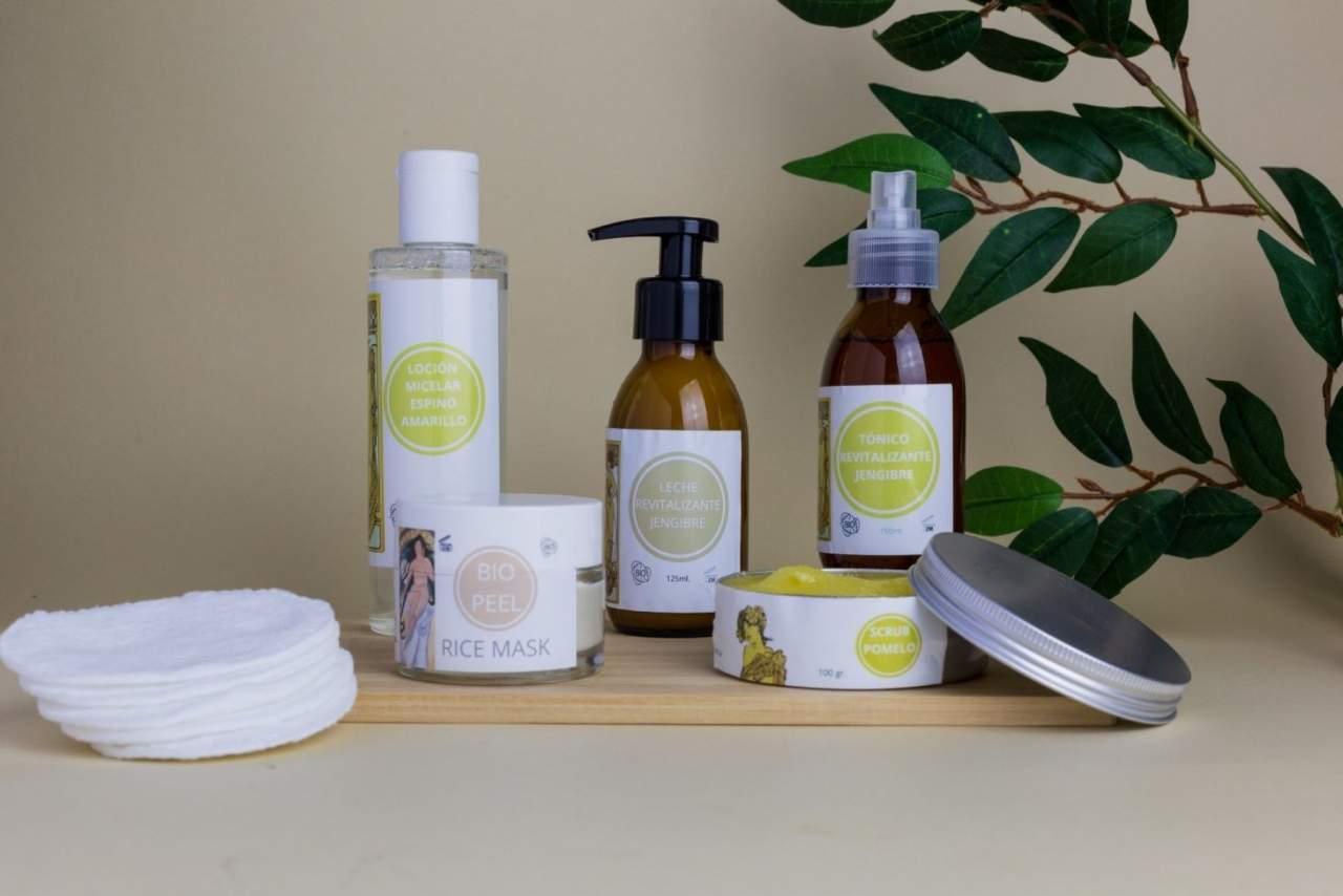 Issim es la marca de cosmética natural online diseñada por las doctoras Ciscar