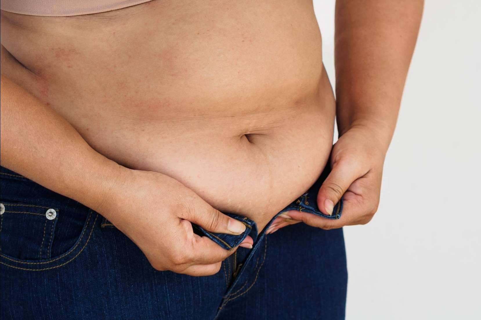 Hidrolipoclasia 4D en Clínica Ciscar: ¿Qué diferencia hay con la hidrolipoclasia convencional?