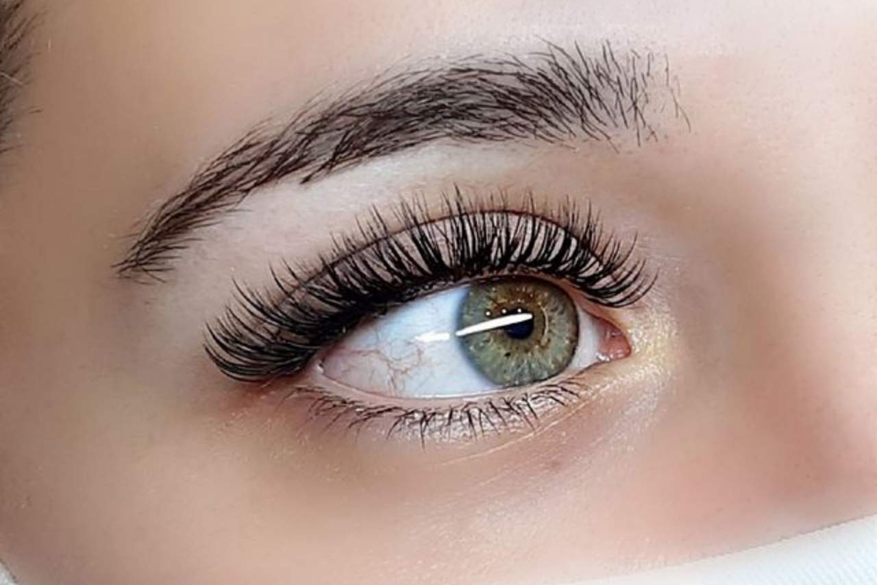 Cursos de extensión de pestañas:  Noa Nox