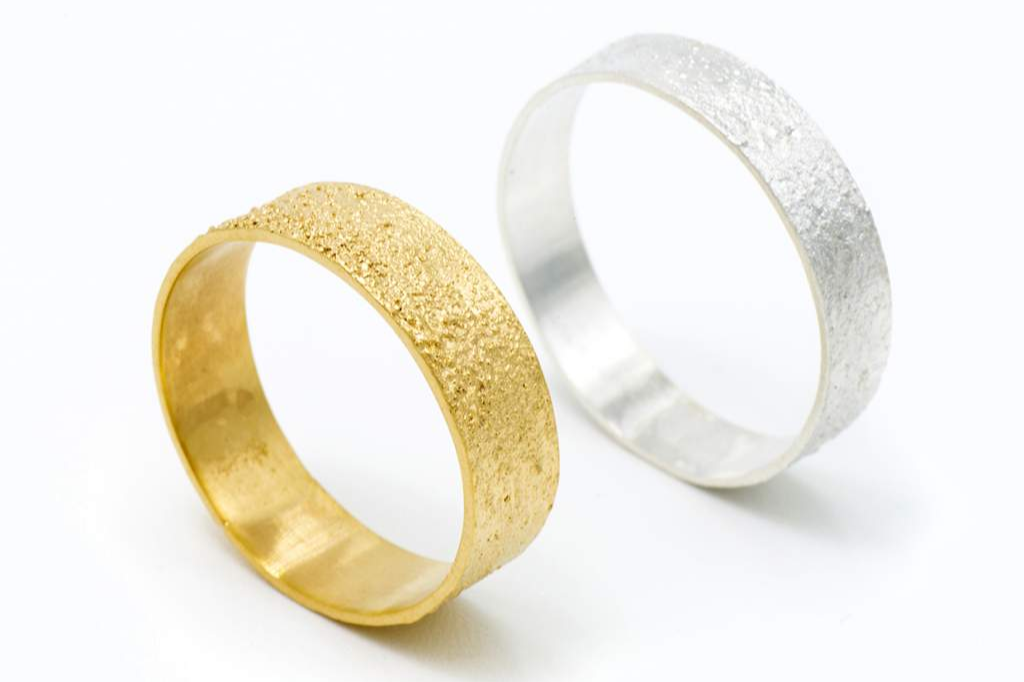 Alianzas de boda artesanales: la joya de Juia Jewels