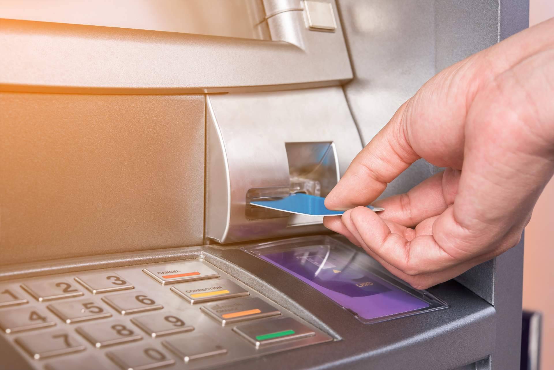 Los abusos bancarios en contratos según Víctimas del Crédito, la plataforma de ayuda al consumidor