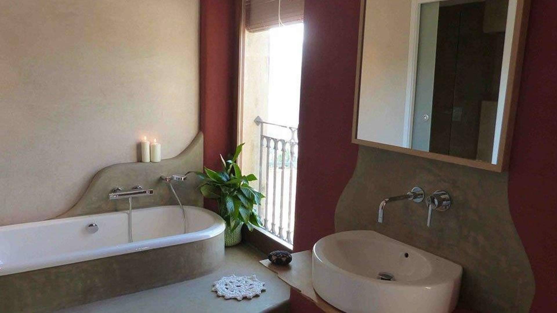 Revestimientos continuos ecológicos para baños en la compañía Easy Tadelakt