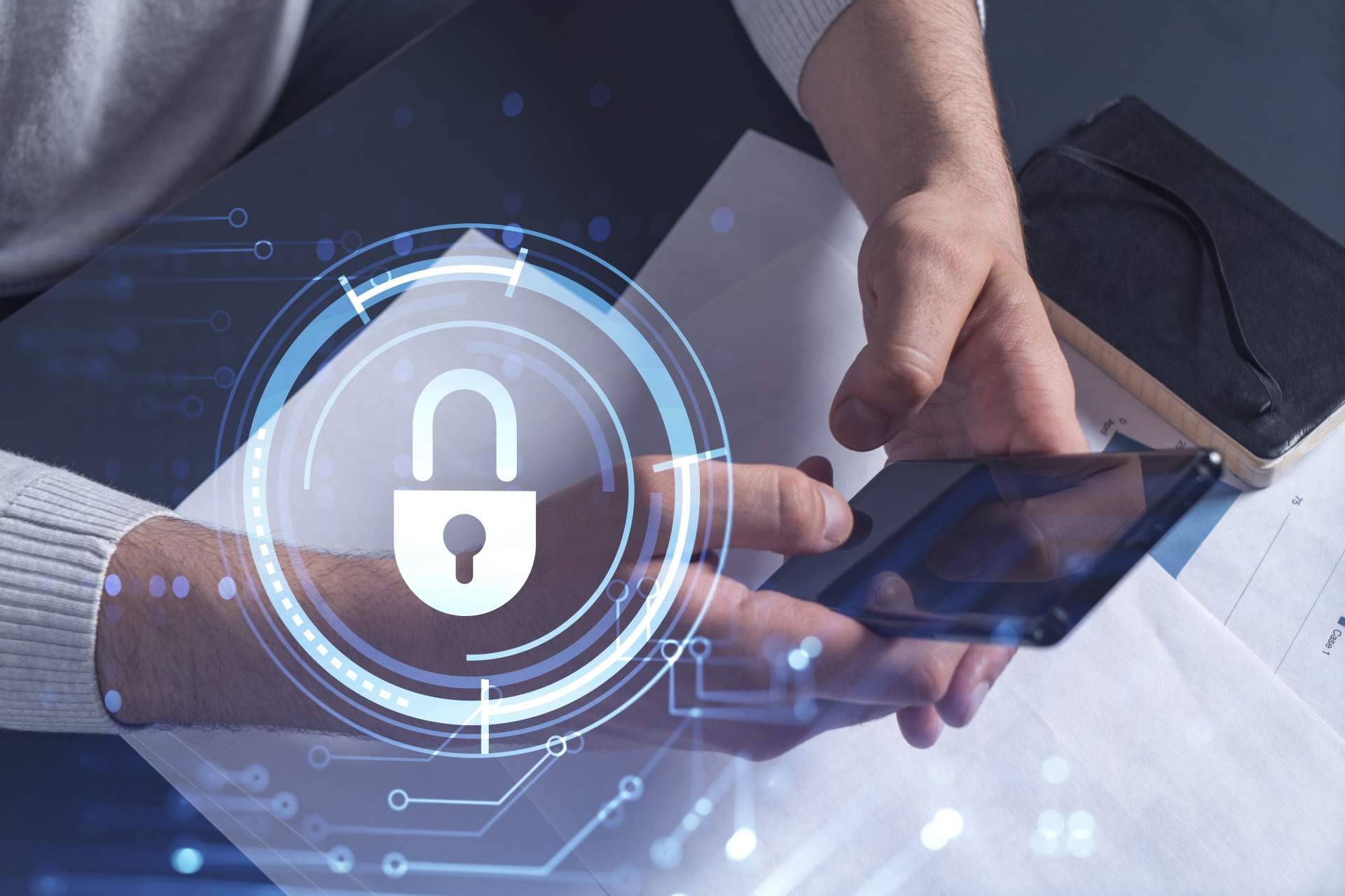La póliza ciber de Solopolizas permite proteger la información ante la pérdida de datos o el robo de claves