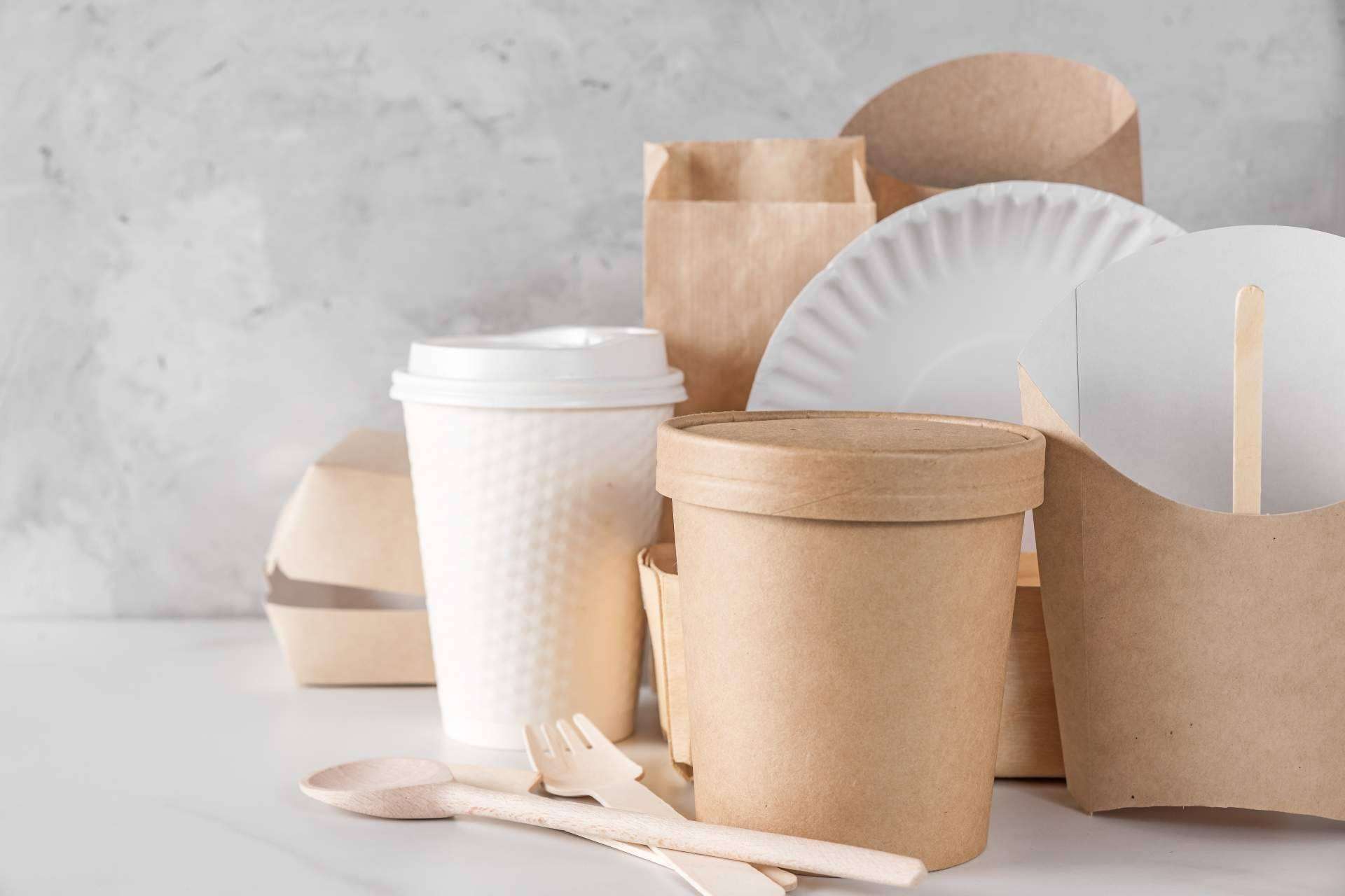 Menaje ecológico desechable para celebrar y cuidar el medioambiente con Ecofiesta