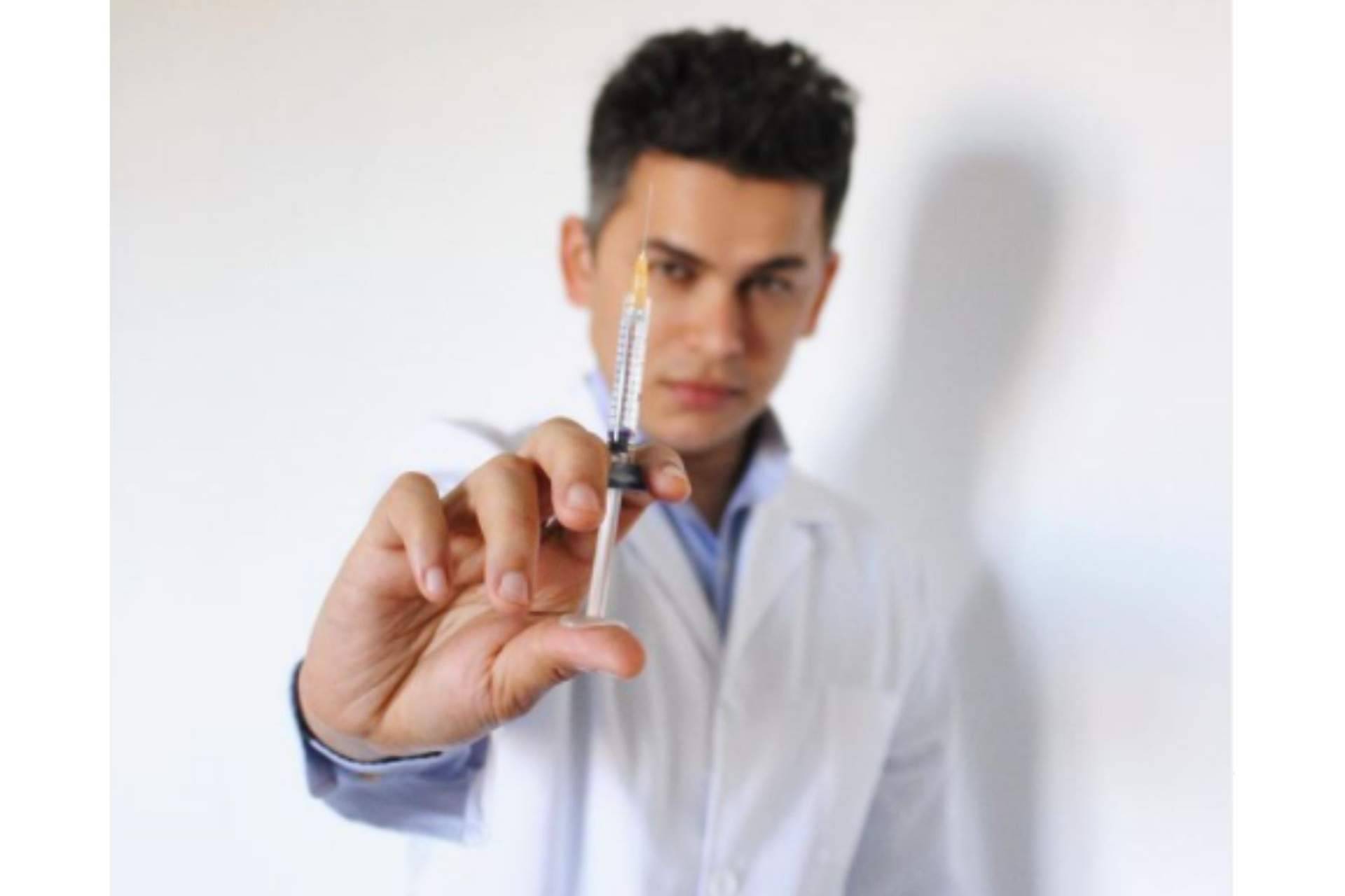 ¿Cuáles son los beneficios de la marcación mandibular con ácido hialurónico? por el Dr. Johnny Castellar
