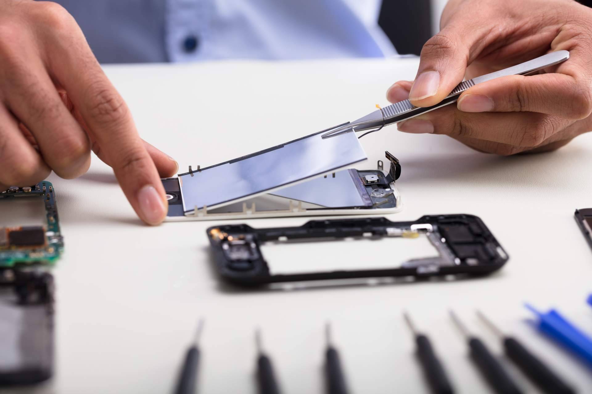 La empresa Repuestos Tic repara móviles de la marca Xiaomi