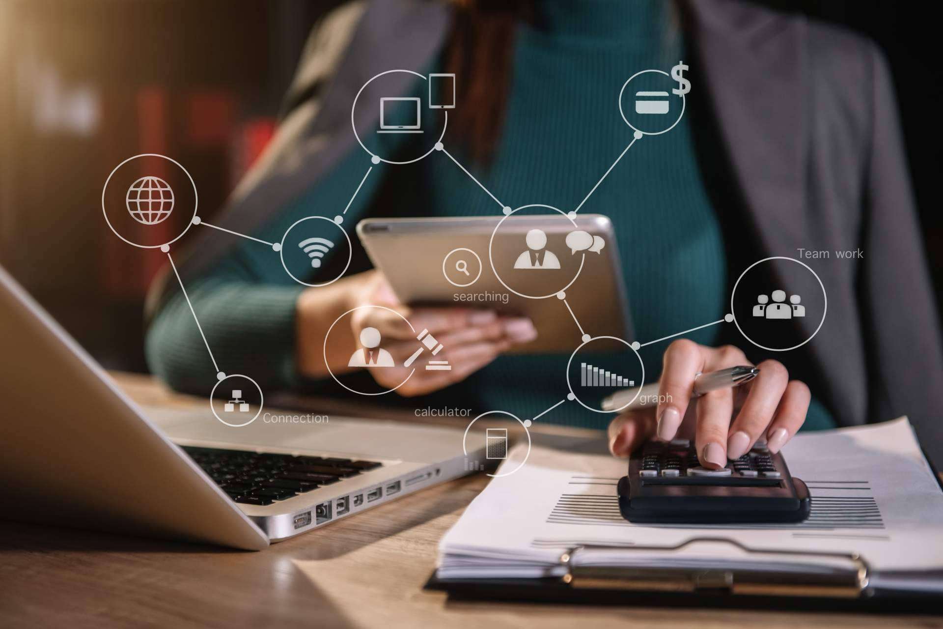 La agencia de marketing digital Valladolid referente en servicios integrales para las empresas, El Abuelo Mirando