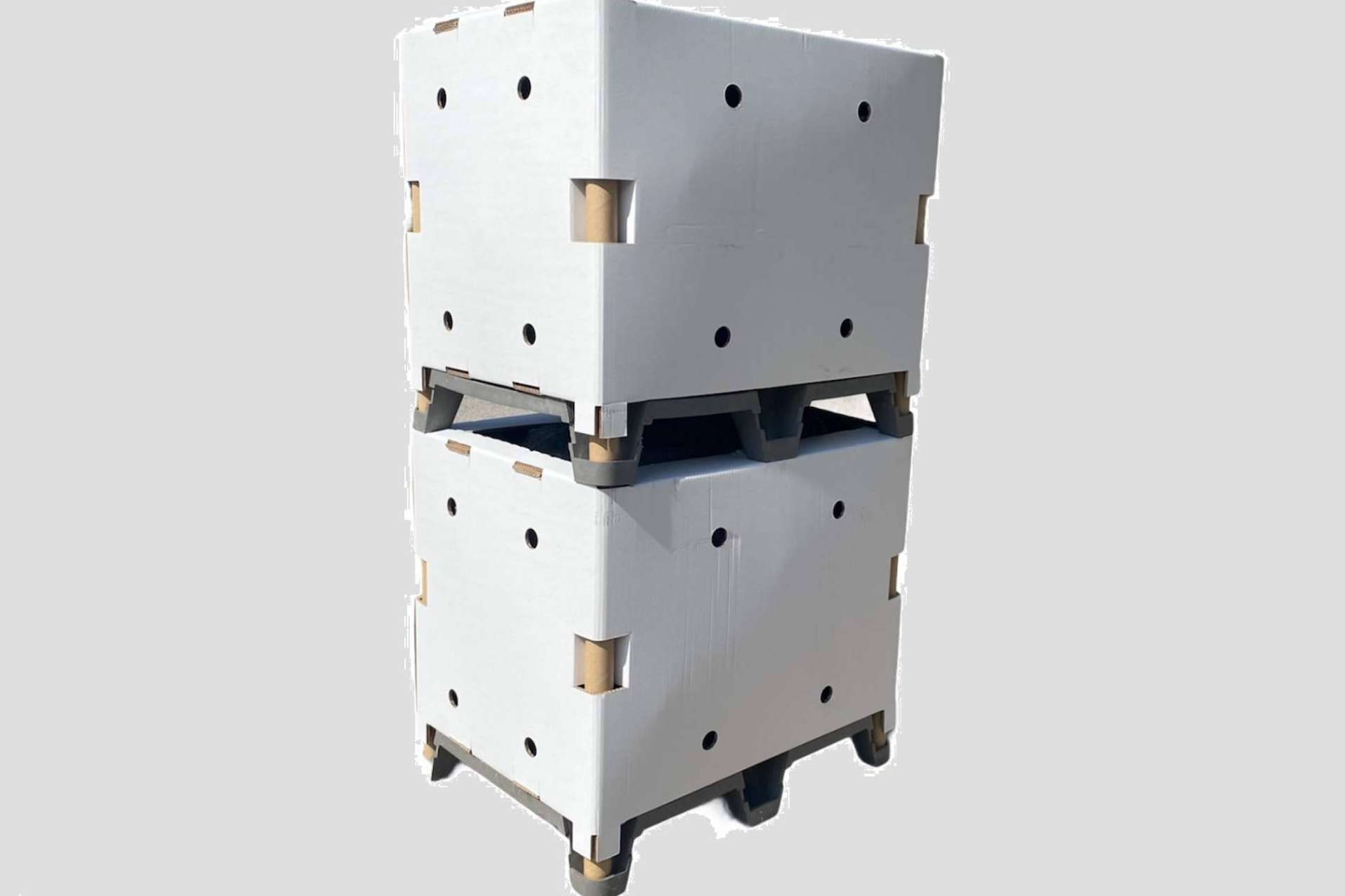 Inka Palet hace posible exponer o trasladar mercancía con máxima eficiencia con el Box Palet 600x800 mm