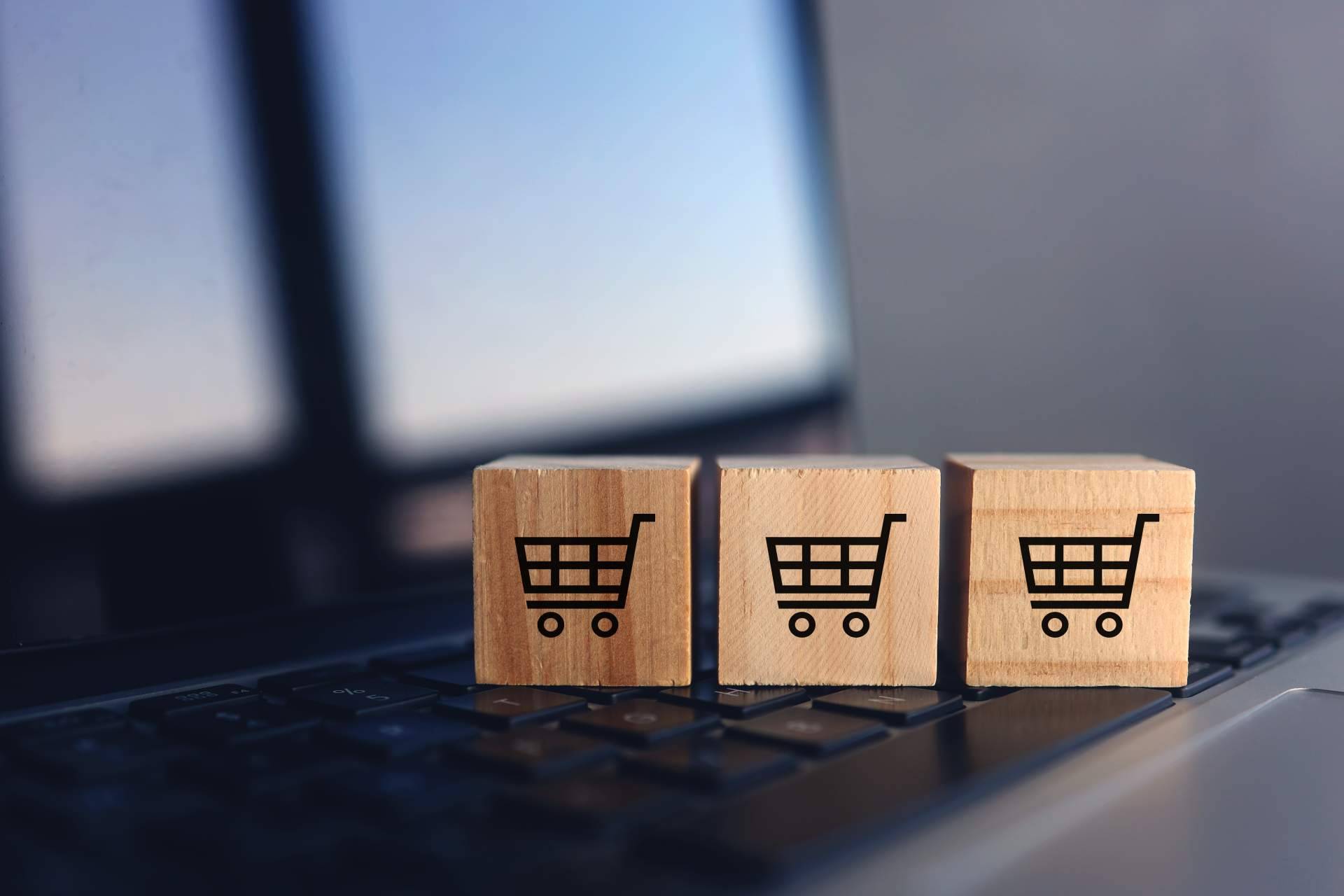¿Cuáles son los costes de montar una tienda online?, según comercioplus.com