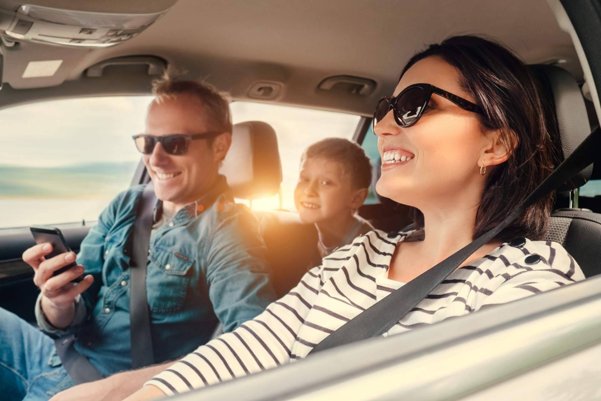 Todo lo que hay que saber antes de comprar un coche de segunda mano, según los expertos de Radikal Cars