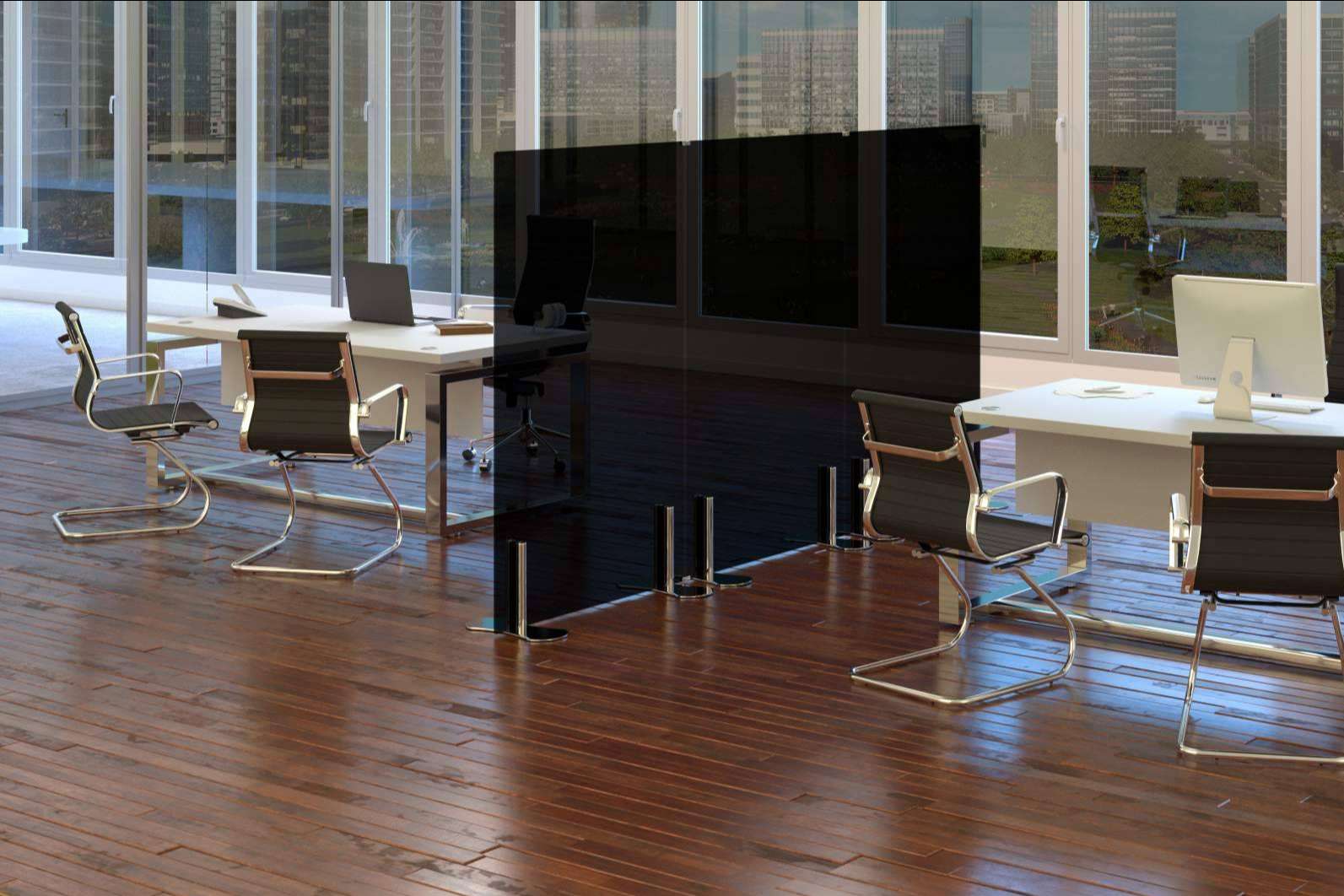 Separación de espacios de trabajo con biombos modulares para oficinas