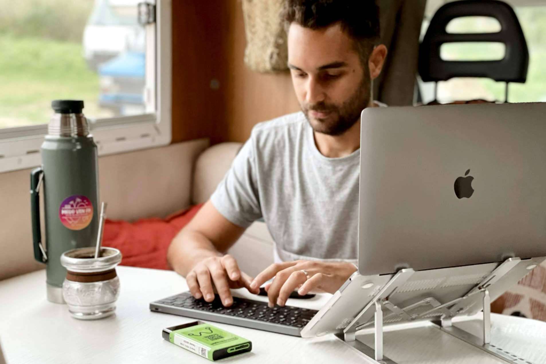 Internet portátil de alta velocidad y seguridad para autocaravanas con la empresa Wifitakeaway
