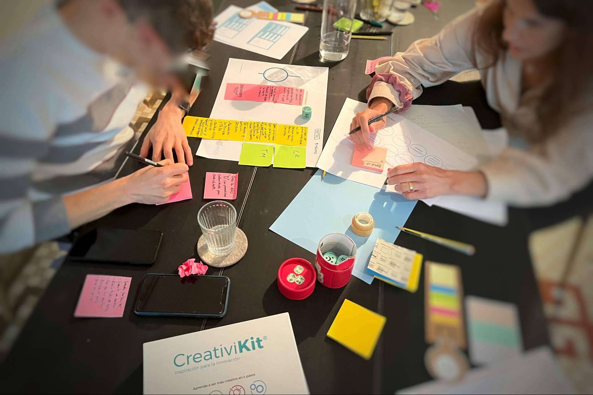 Diana Pinos habla sobre las ventajas de aplicar creatividad e innovación en las empresas con la metodología Design Thinking