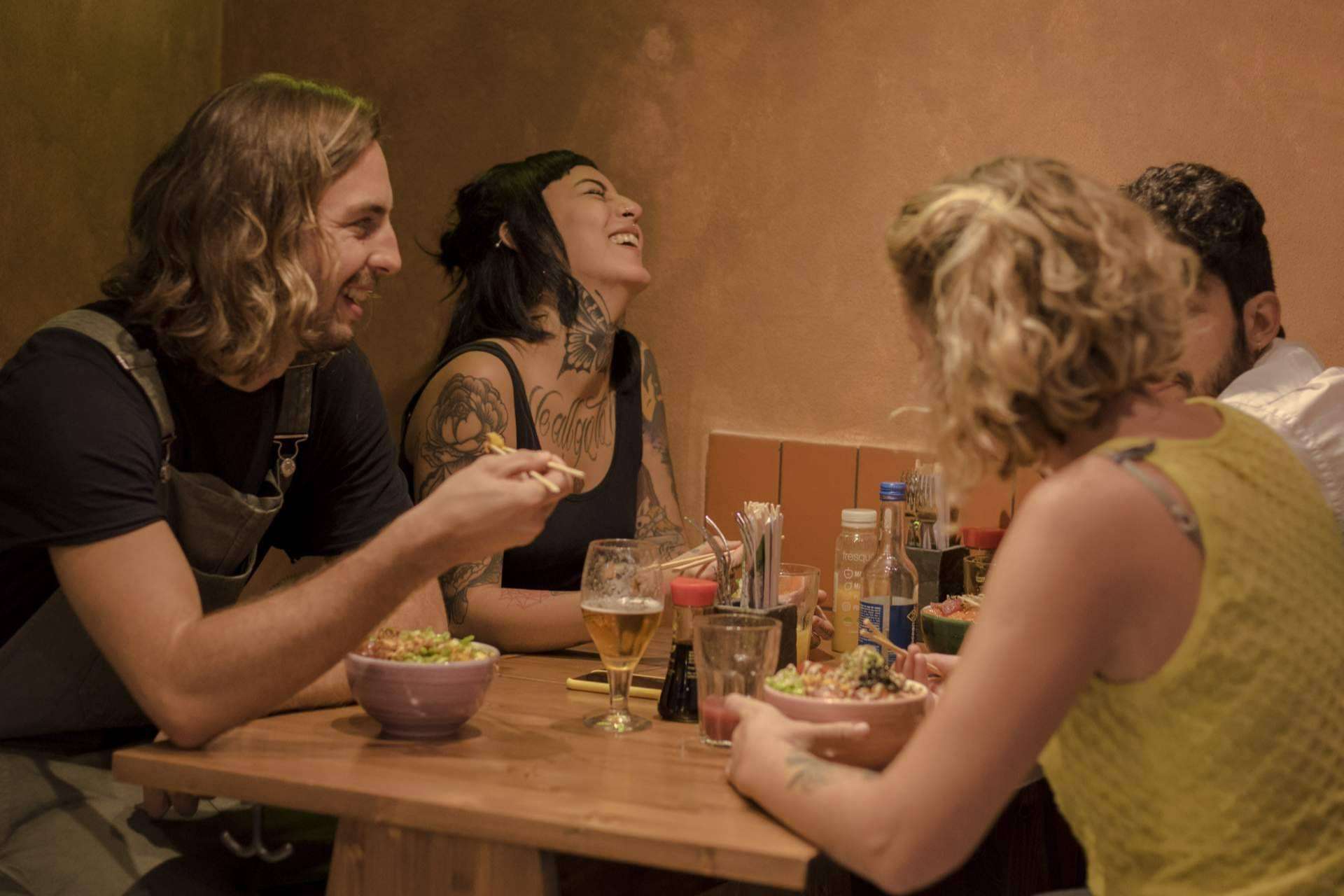 POKE Sí lleva sus stands de comida a los festivales Primavera Sound y Cruïlla y prepara la apertura de dos nuevos locales de poke bowls en Barcelona