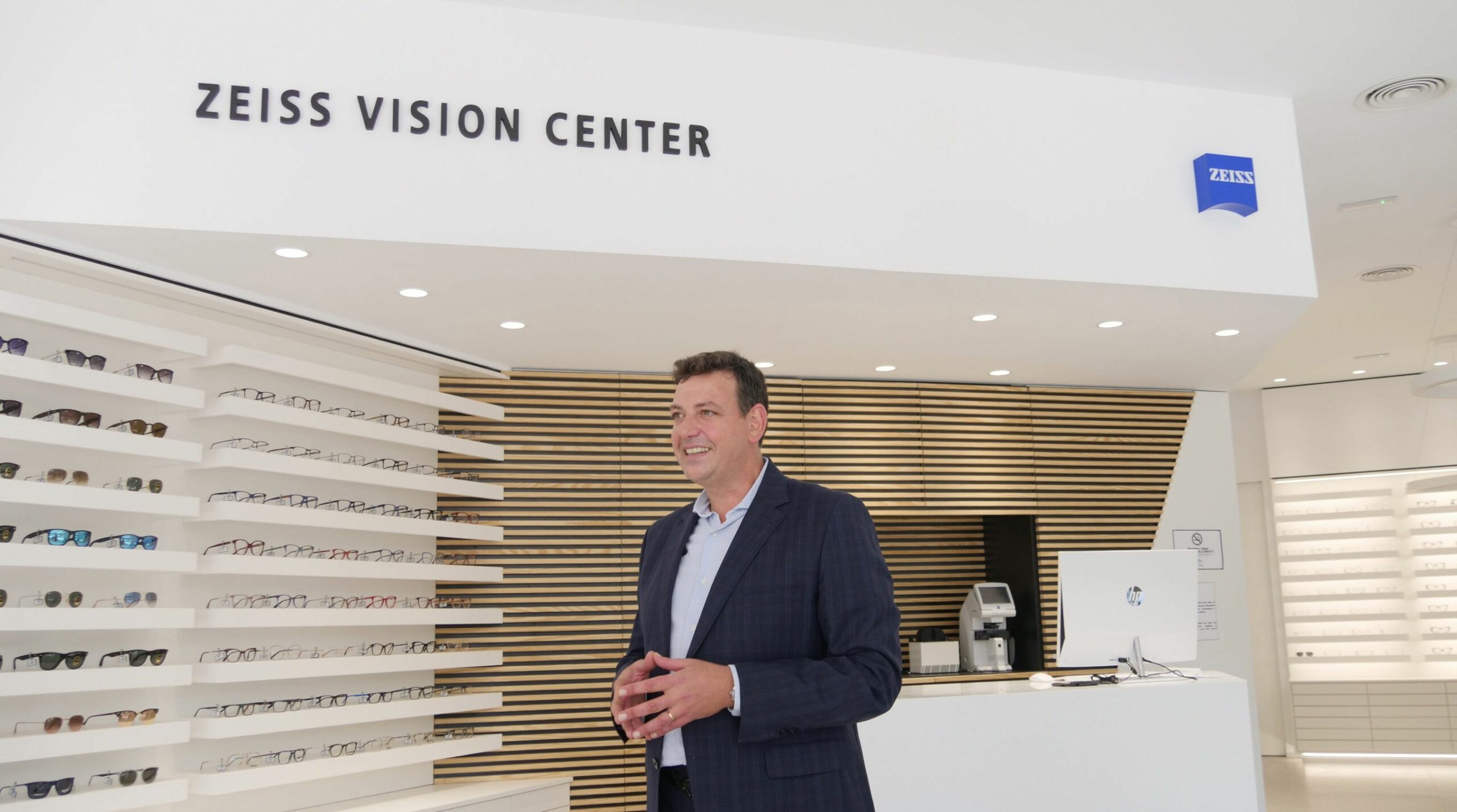 ZEISS VISION CENTER Viapol rompe la barrera online-offline gracias a la prueba virtual de monturas