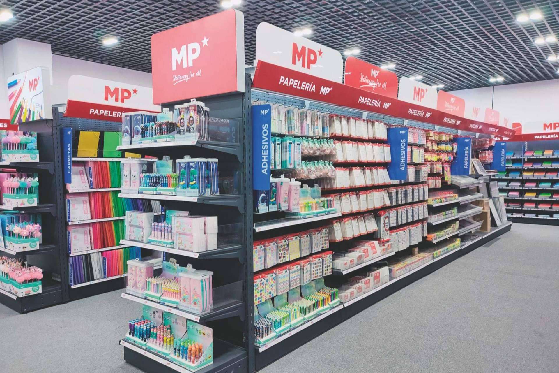 Artículos de papelería y material escolar en Main Paper