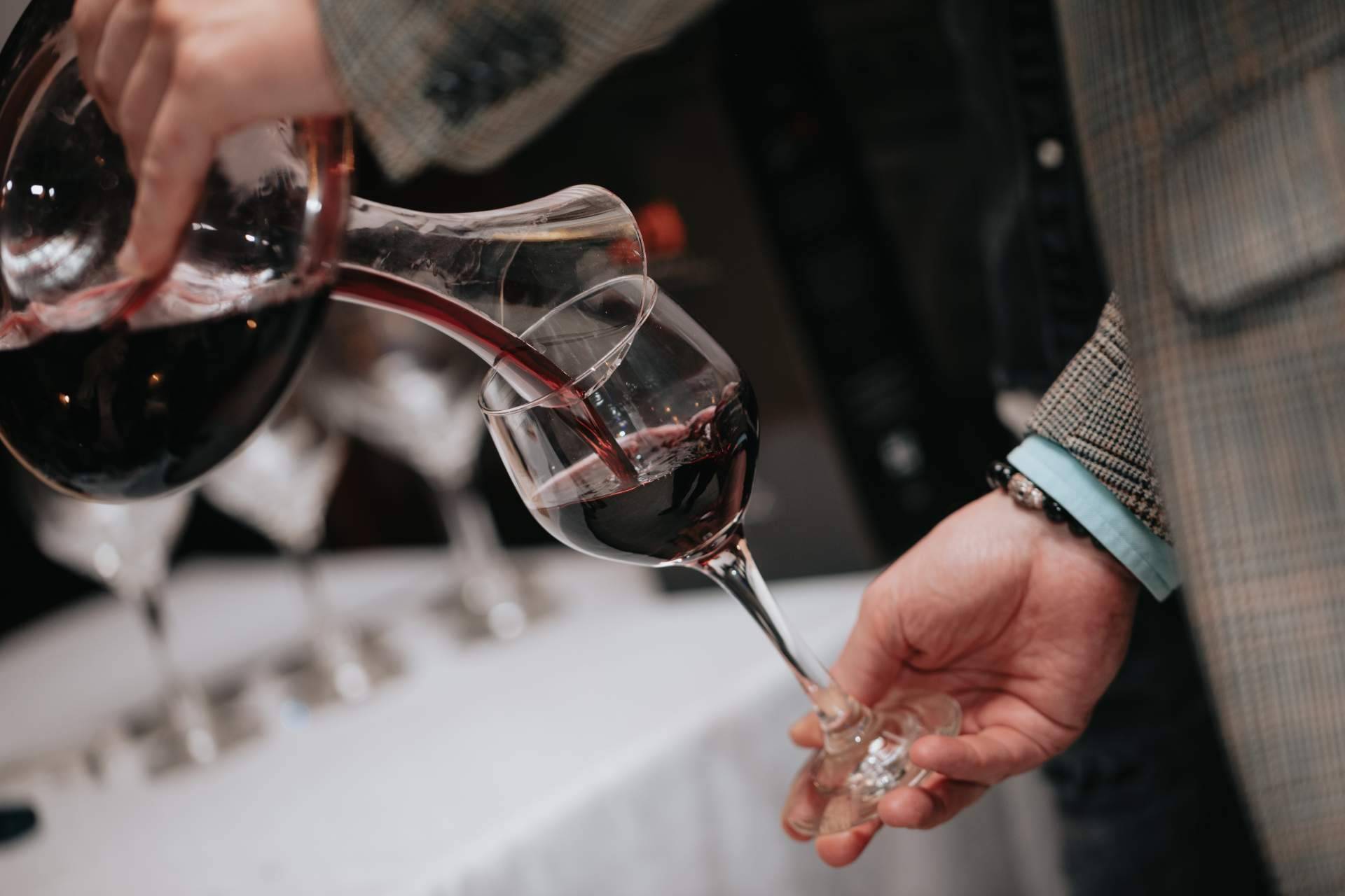 Los distintos factores que influyen en el precio del vino tinto de Vinoenbox.com