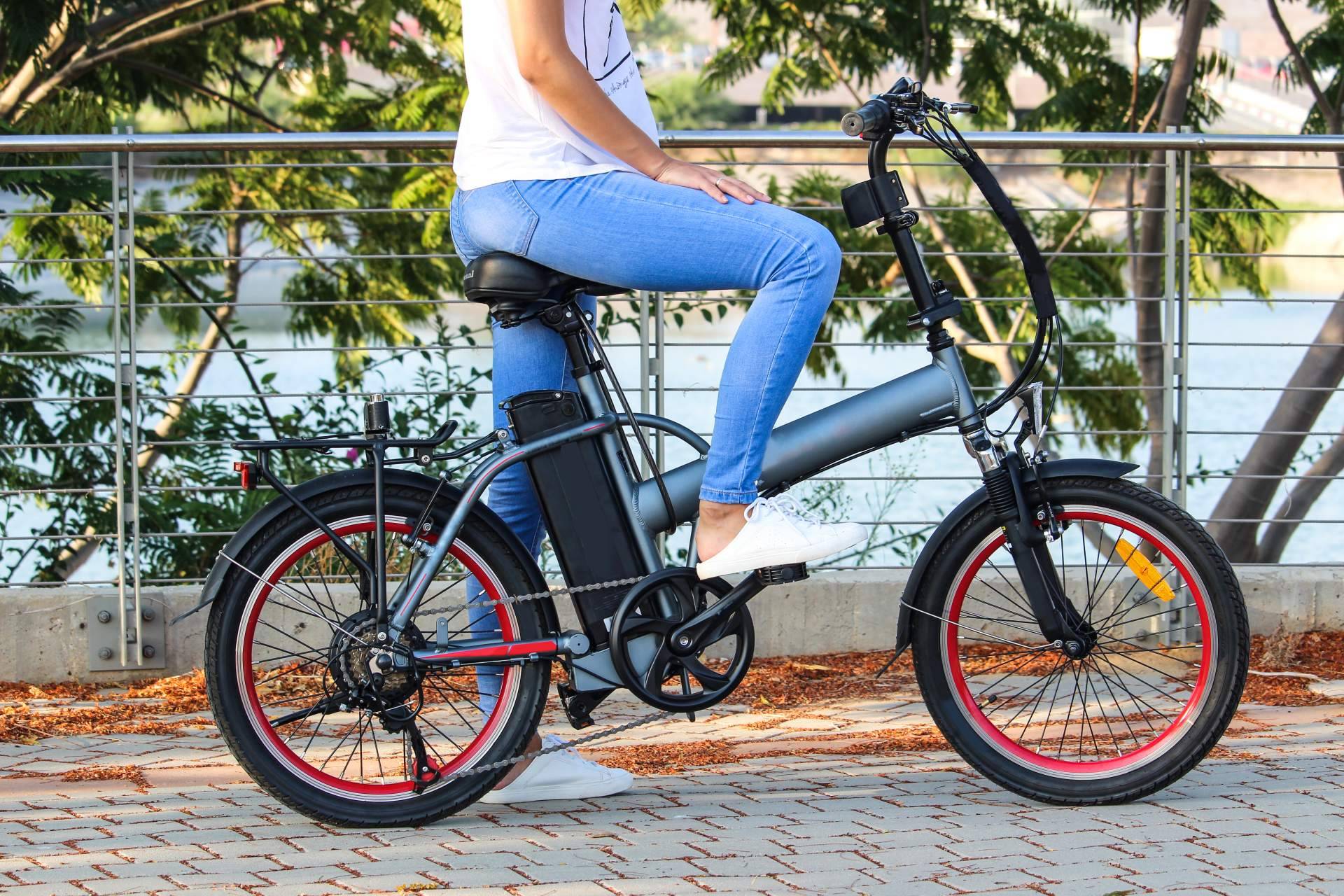 Recorrer la ciudad y ahorrar gasolina con las bicicletas eléctricas de Emotobike