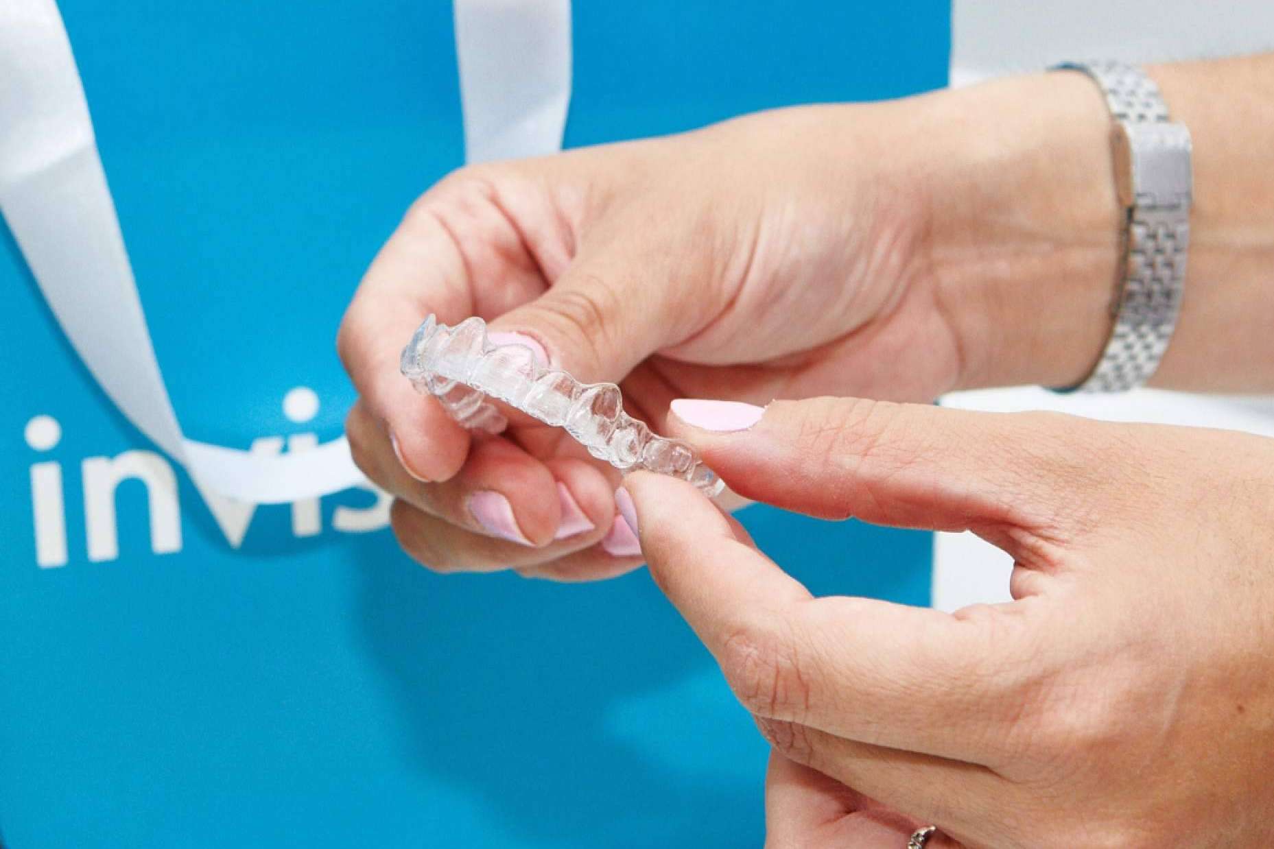 El precio especial de la Clínica Dental Ruiz de Gopegui para aquellos pacientes que quieran la ortodoncia invisible Invisalign