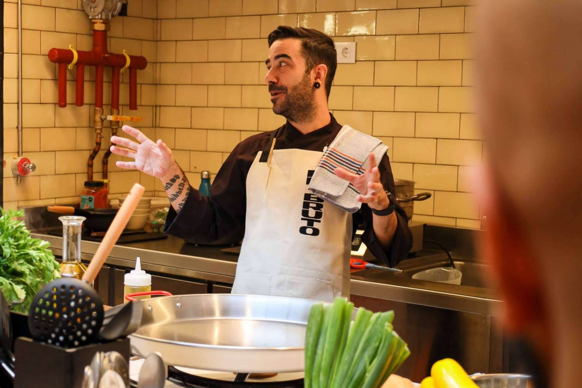 Disfrutar de la kombucha natural en Madrid ya es posible, con En Bruto