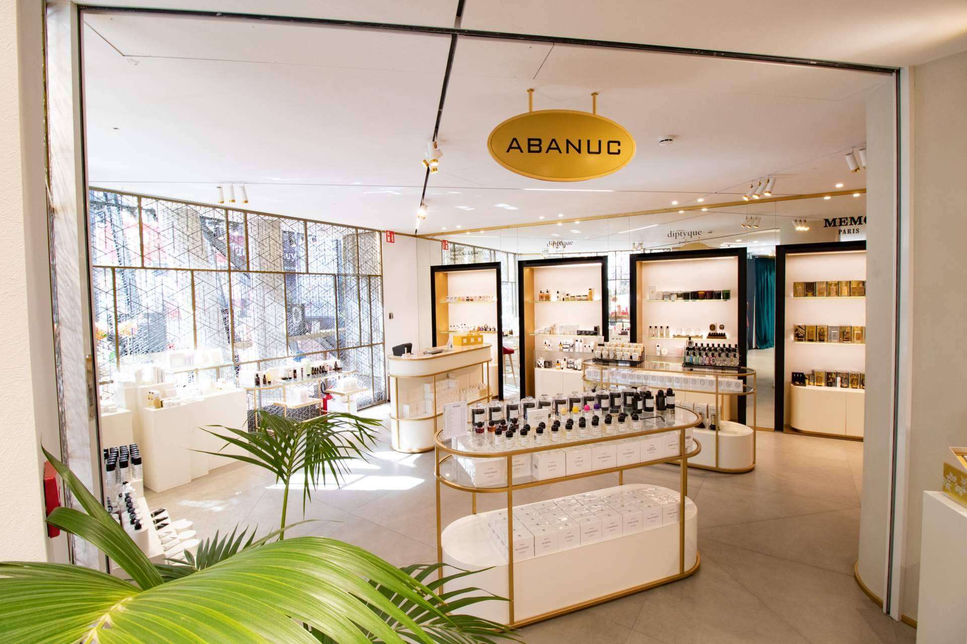 Nuevo lanzamiento de la revista de The Embassy Store