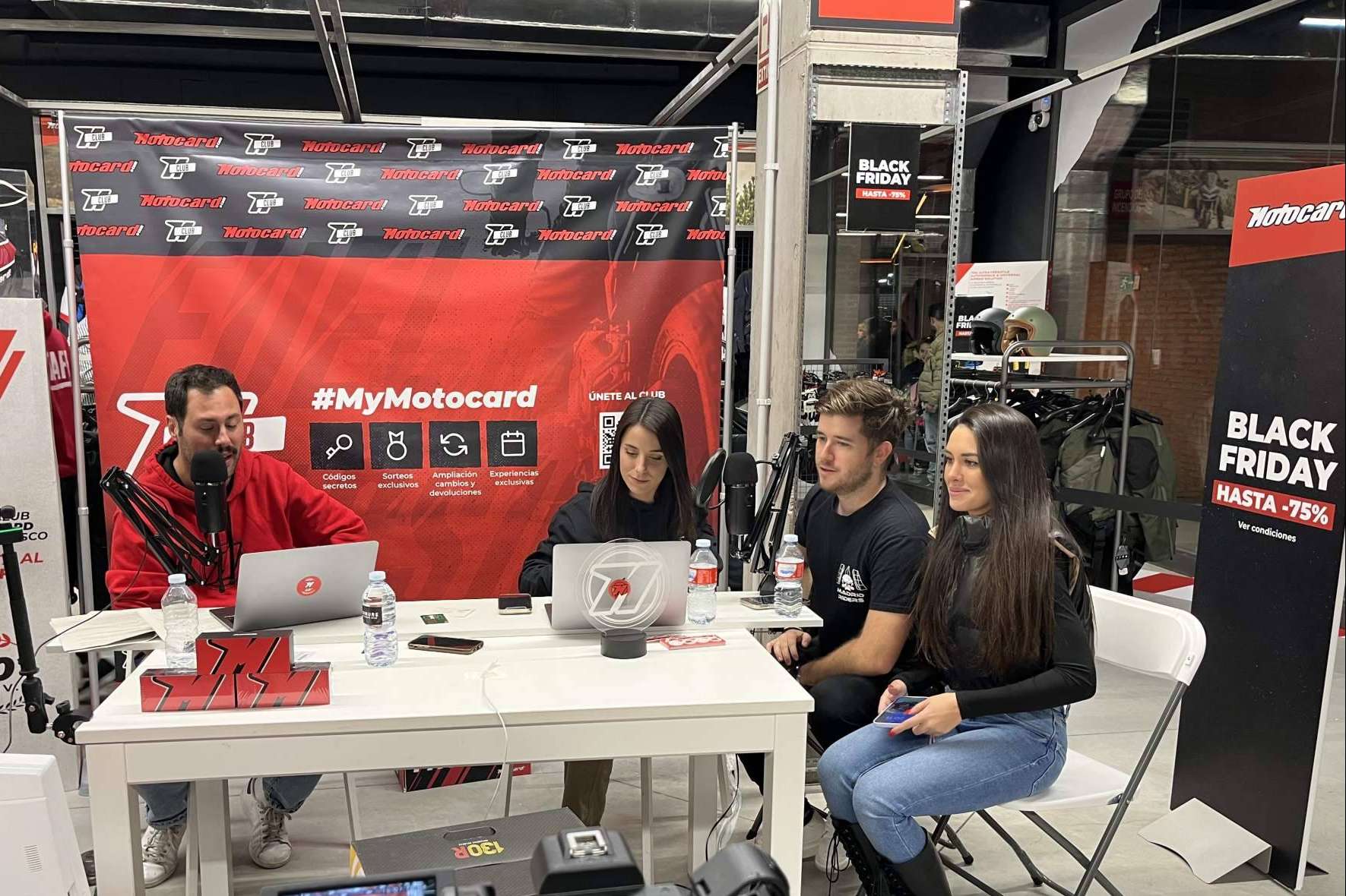 Concentración motera en X-Madrid y un streaming del evento en el canal de Twitch para la celebración del Black Friday de Motocard