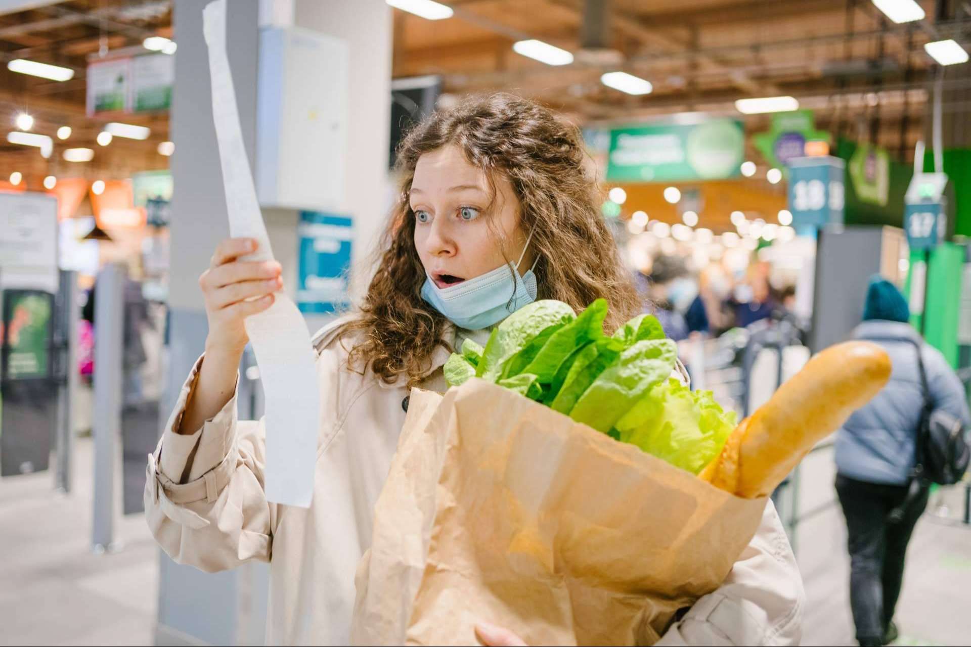 Vencer las dificultades económicas a causa de la subida de precios con los microcréditos de Ibercrédito