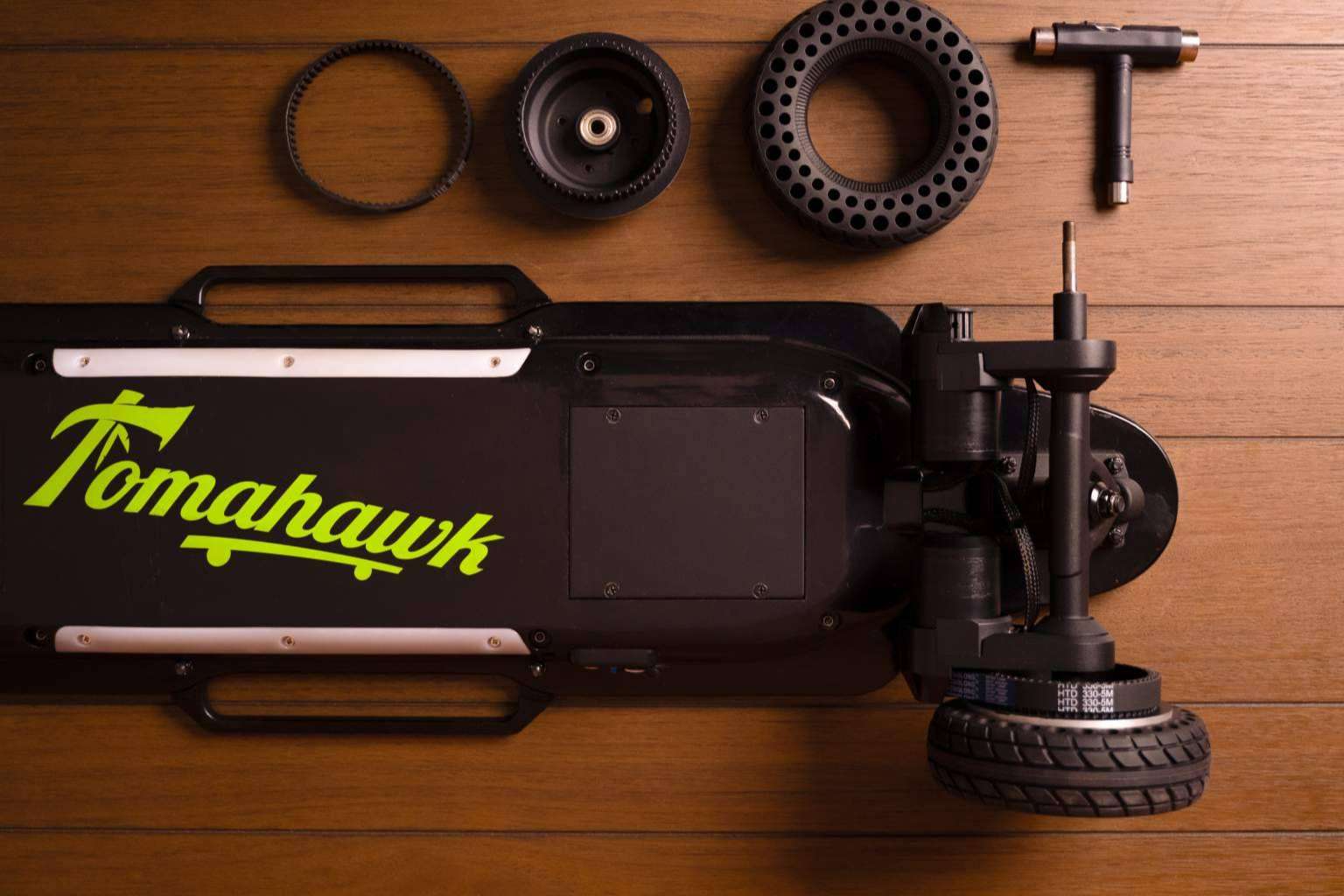 Tomahawk y sus recomendaciones de protección y seguridad para un skate eléctrico