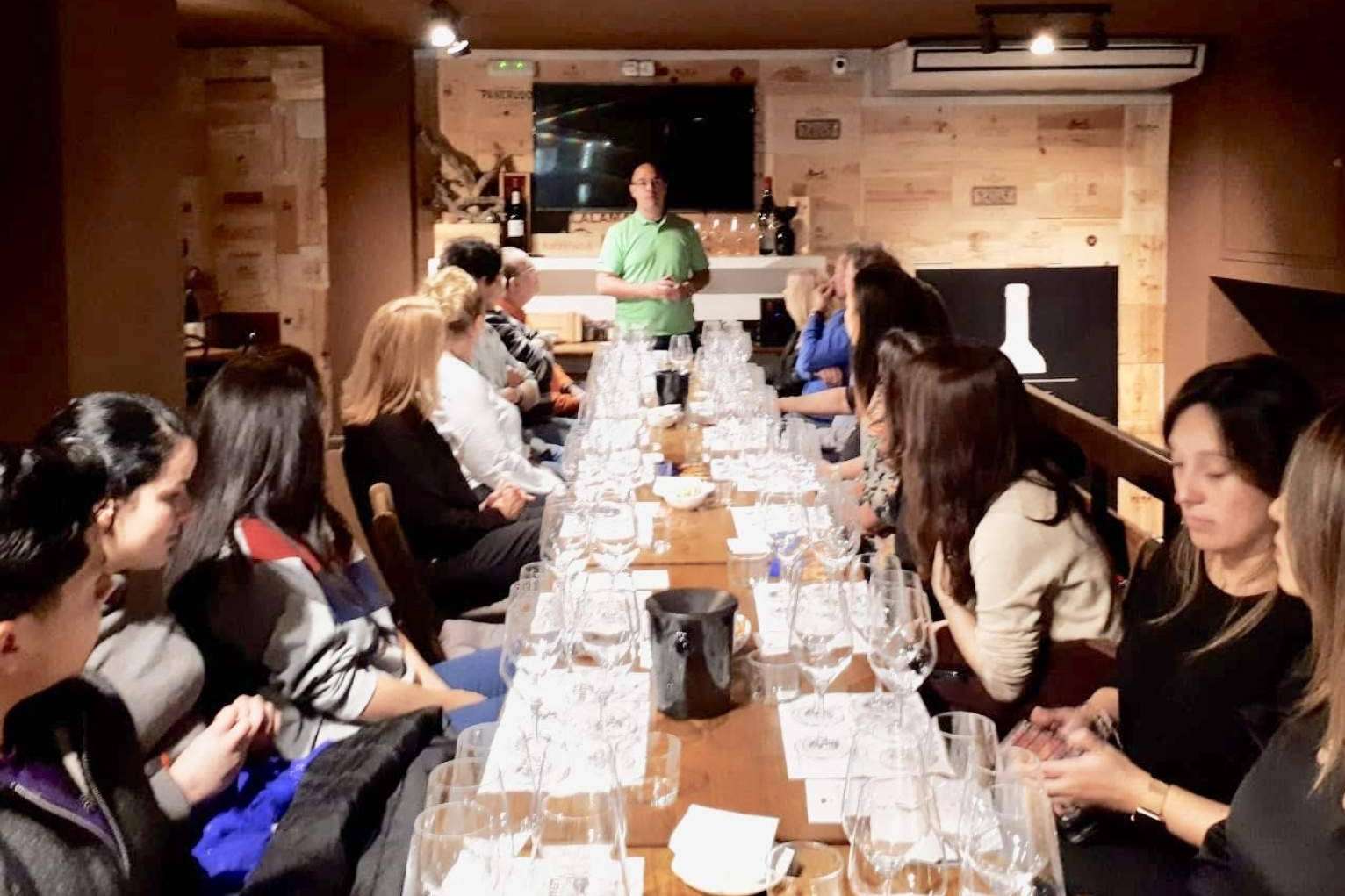 El servicio experiencial con las catas de vino, cervezas y destilados de Vinopremier