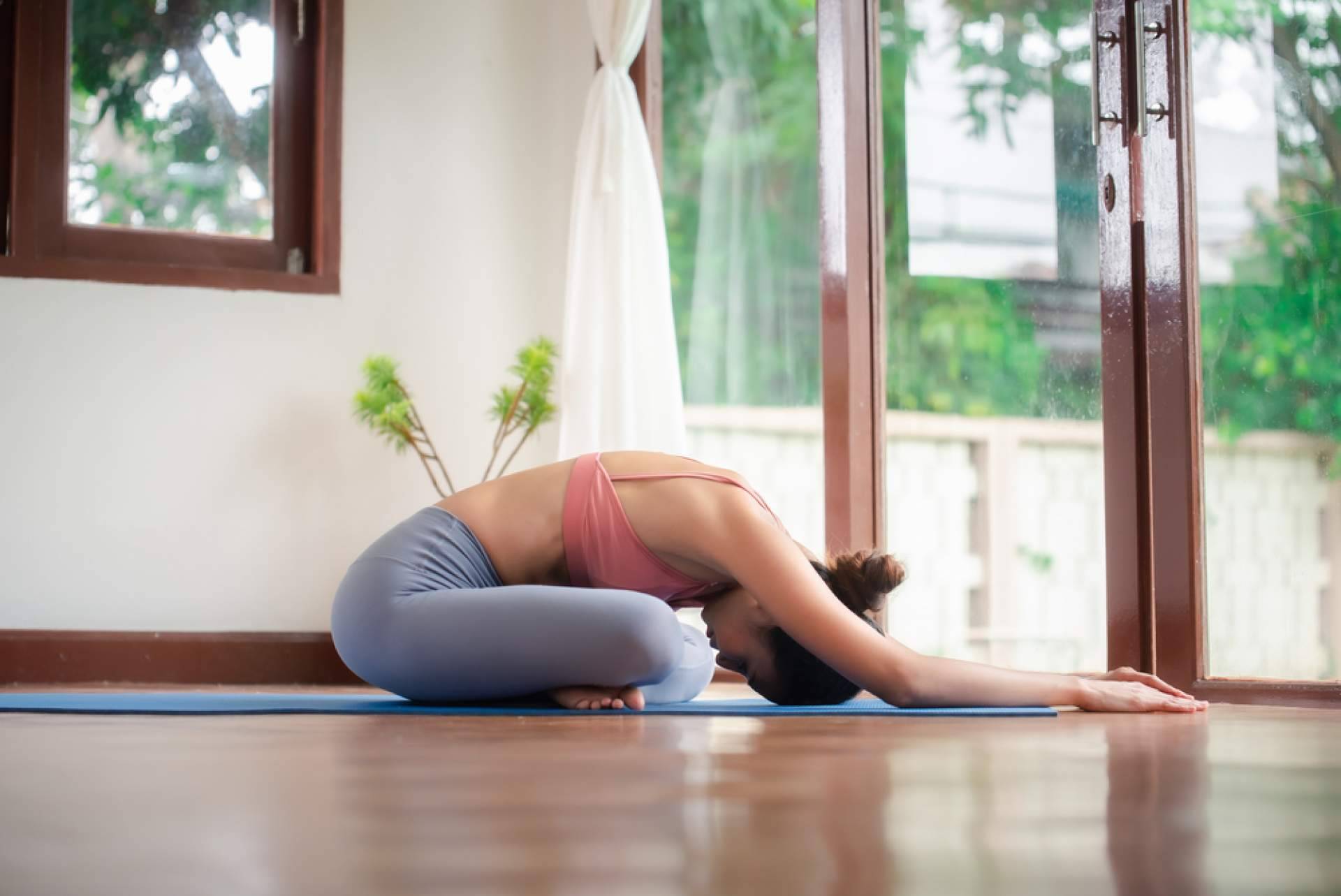 Los beneficios del yoga terapéutico, de la mano de Shakandi