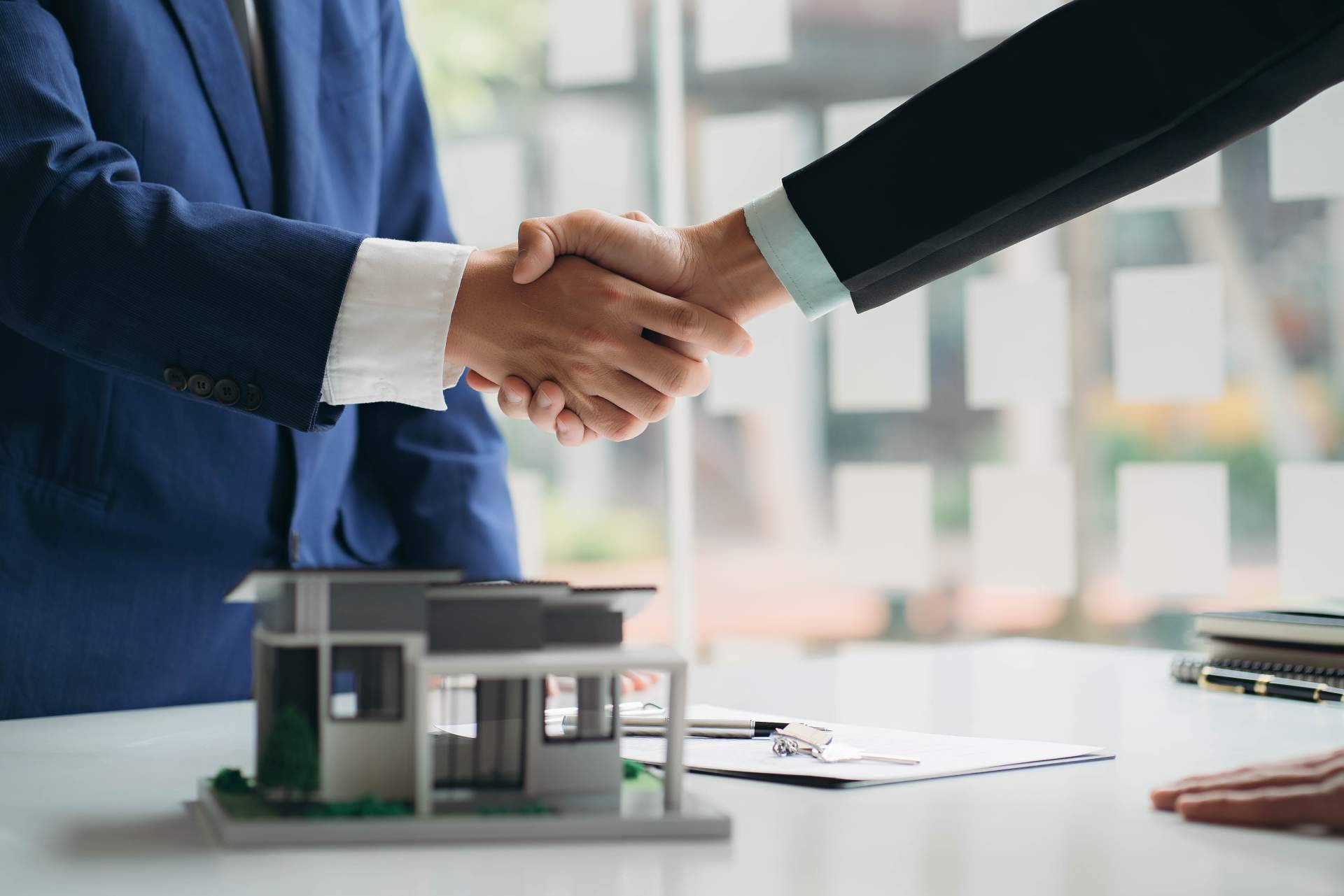 Realtyplus sobre el papel del agente inmobiliario en un mundo global