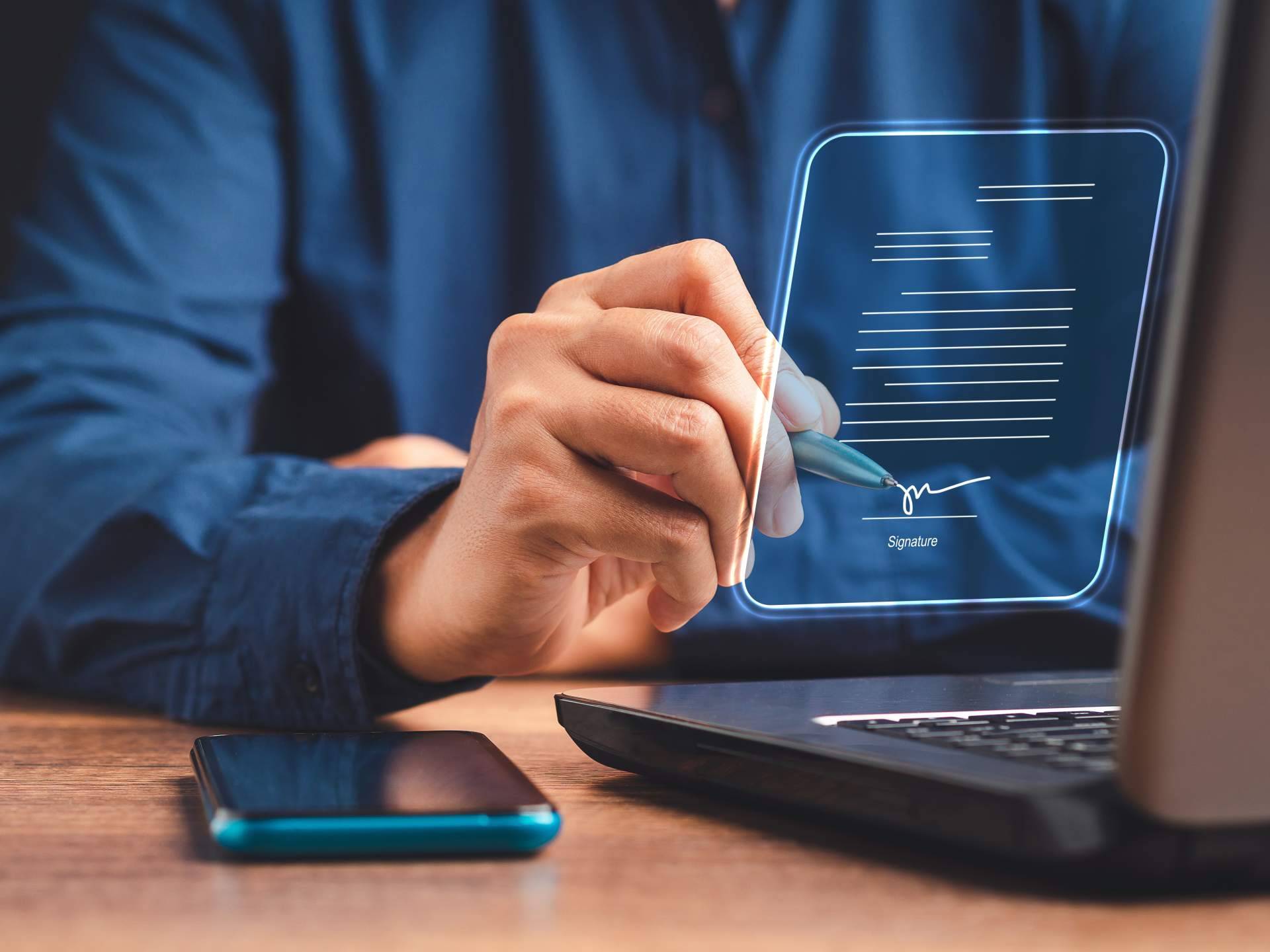 La contratación electrónica certificada y el servicio de Aviva Voice