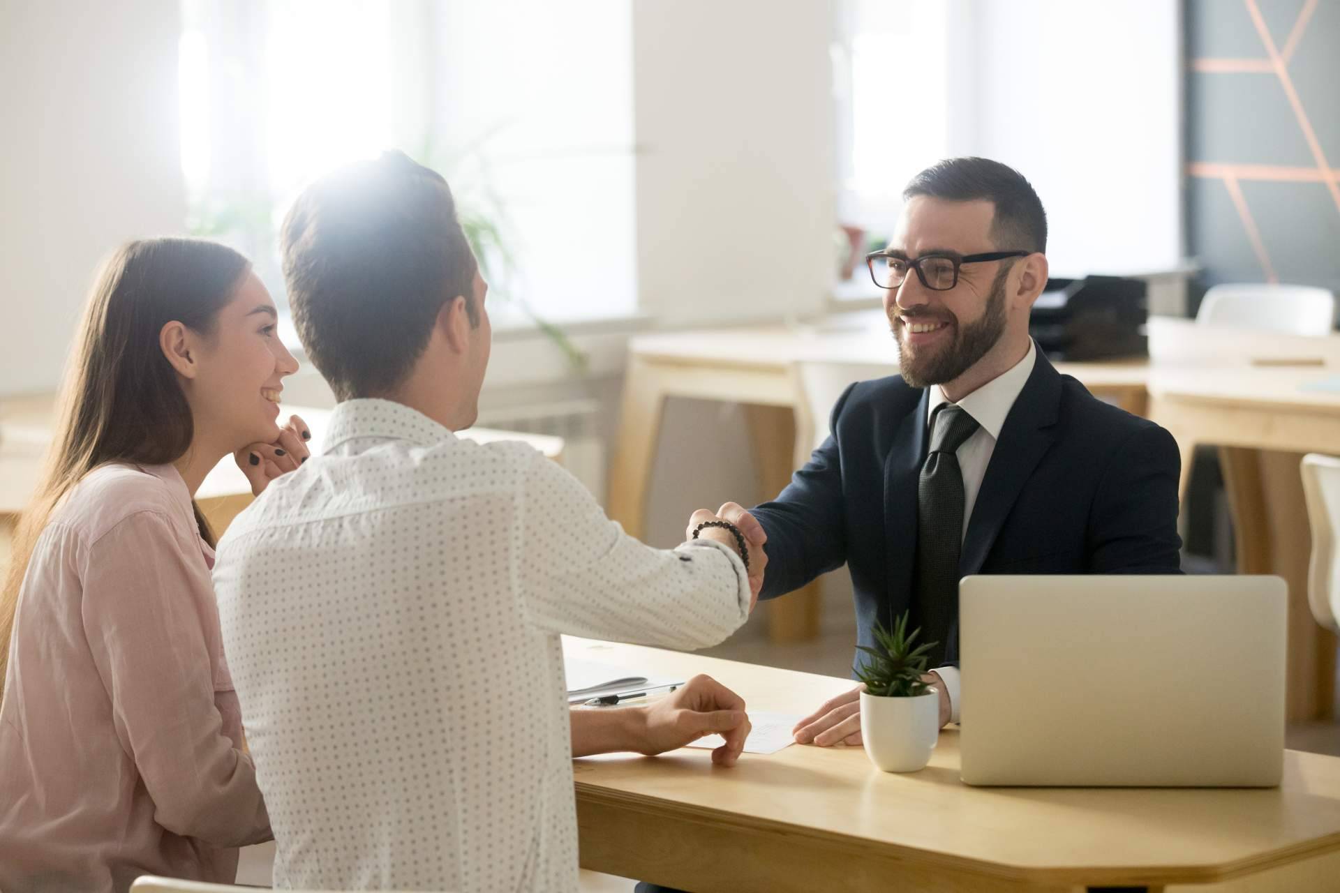 ¿Qué servicios ofrece la agencia inmobiliaria en Barcelona Cano & Pujol?