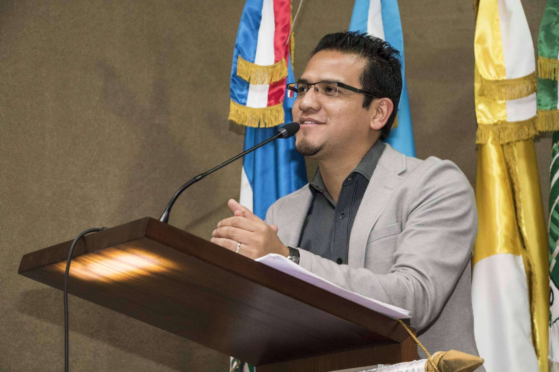 Dos nuevas soluciones relacionadas con el marketing y la IA diseñadas por Beto López, consultor de marketing y publicidad