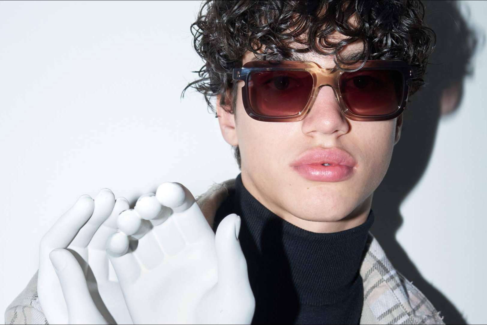 La marca PORTRAIT Eyewear propone una nueva visión de las gafas de lujo