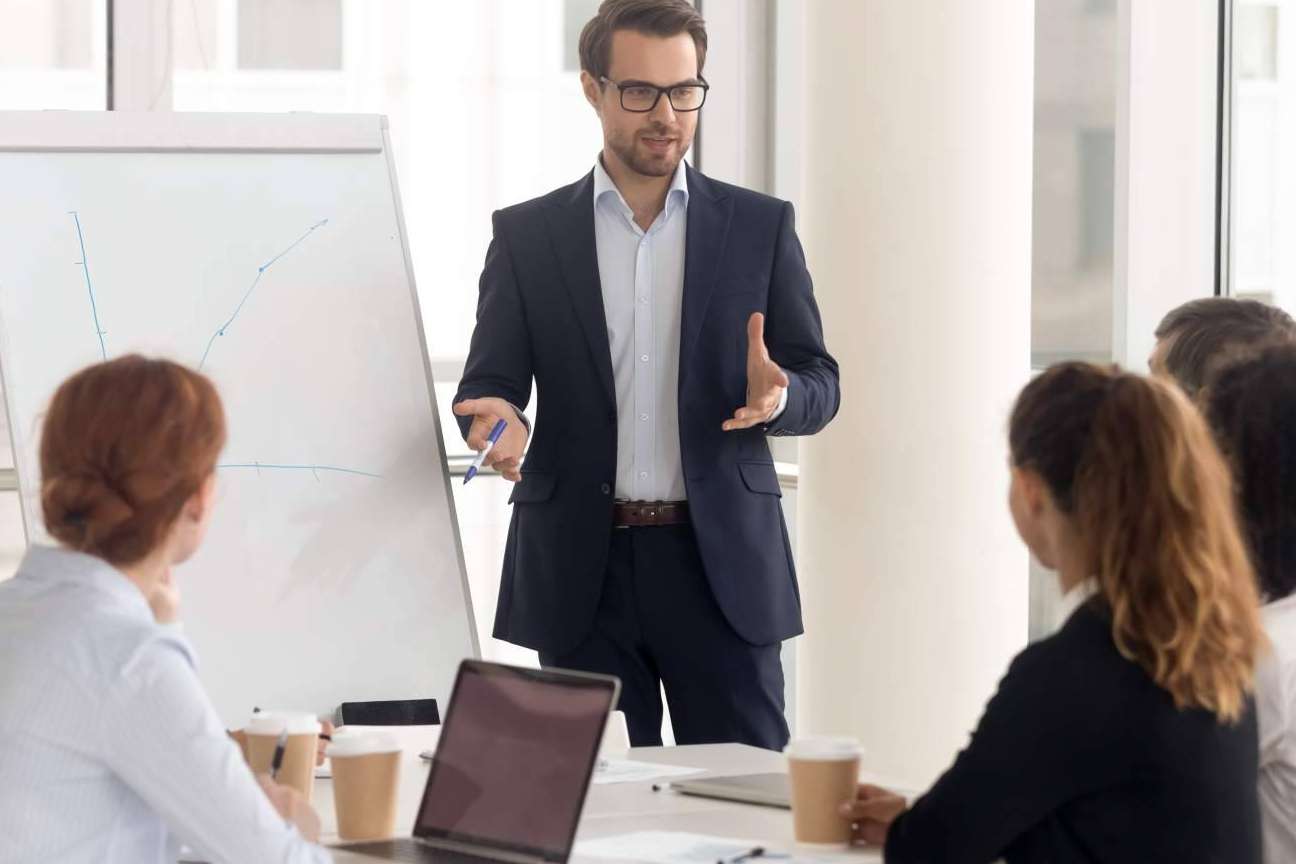 ¿Cuáles son los servicios de asesoramiento y consultoría empresarial de A&M Consultoría?