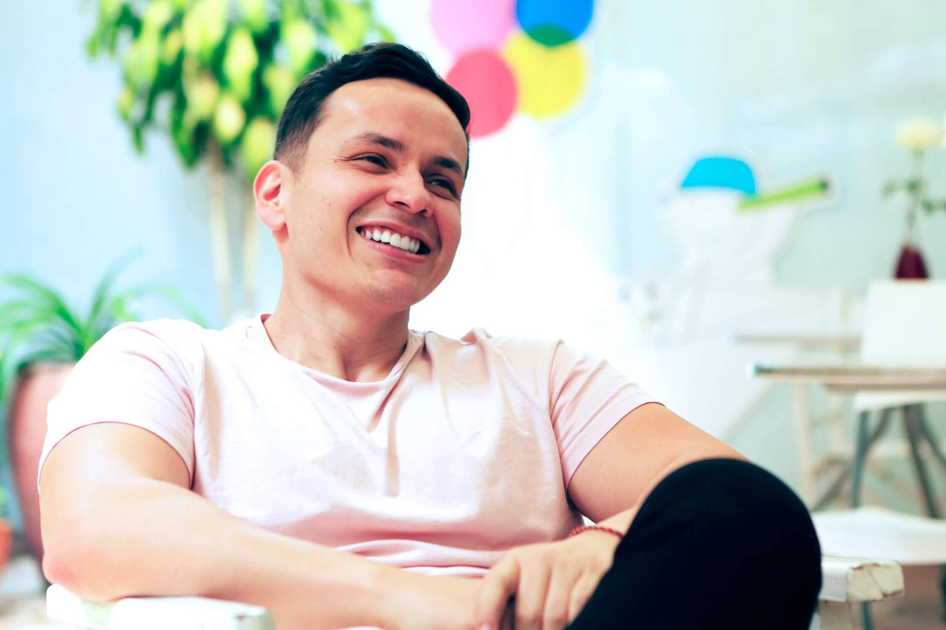 Odontología de Marlon Becerra ofrece diseño de sonrisa e implantes dentales
