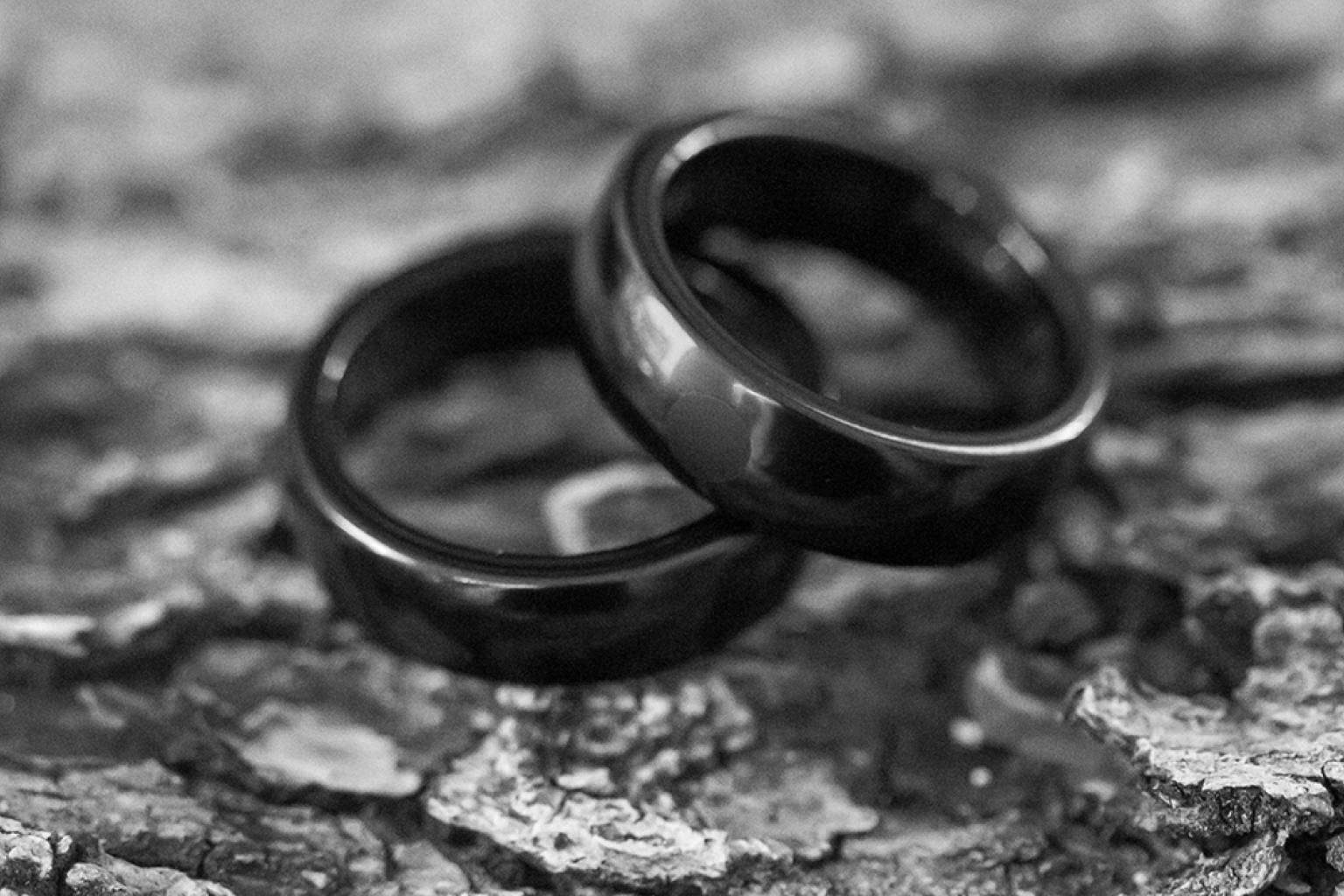 El anillo de pago Rikki, una alternativa moderna a las alianzas de boda tradicionales