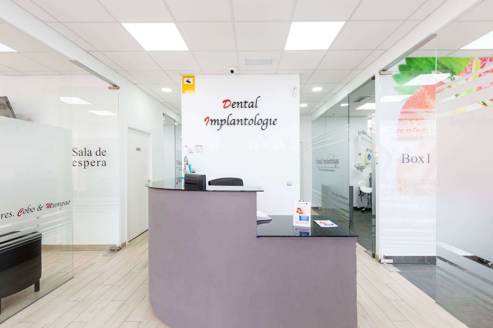 Ortodoncia invisible con el tratamiento que ofrece Dental Implantologie