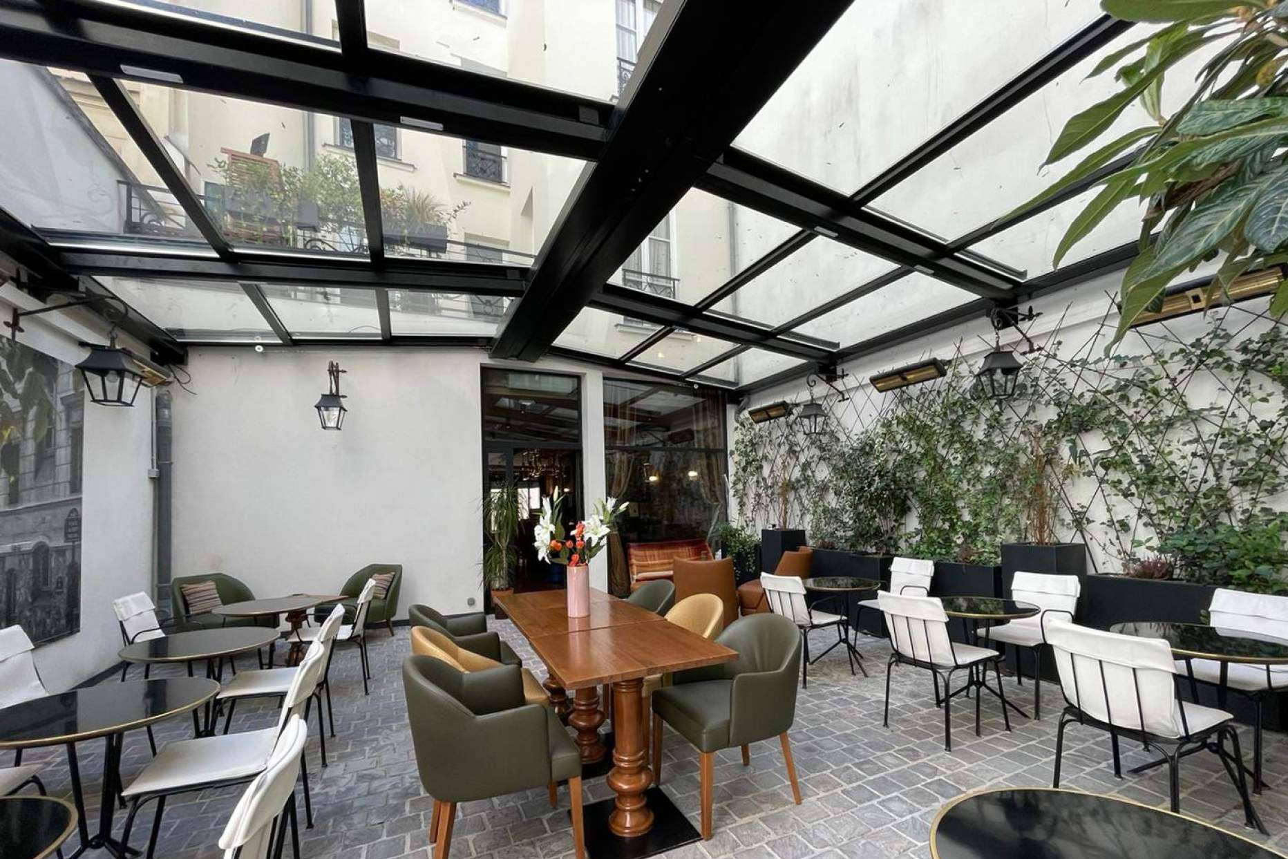 Instalar techos para patios interiores, de la mano de Airclos