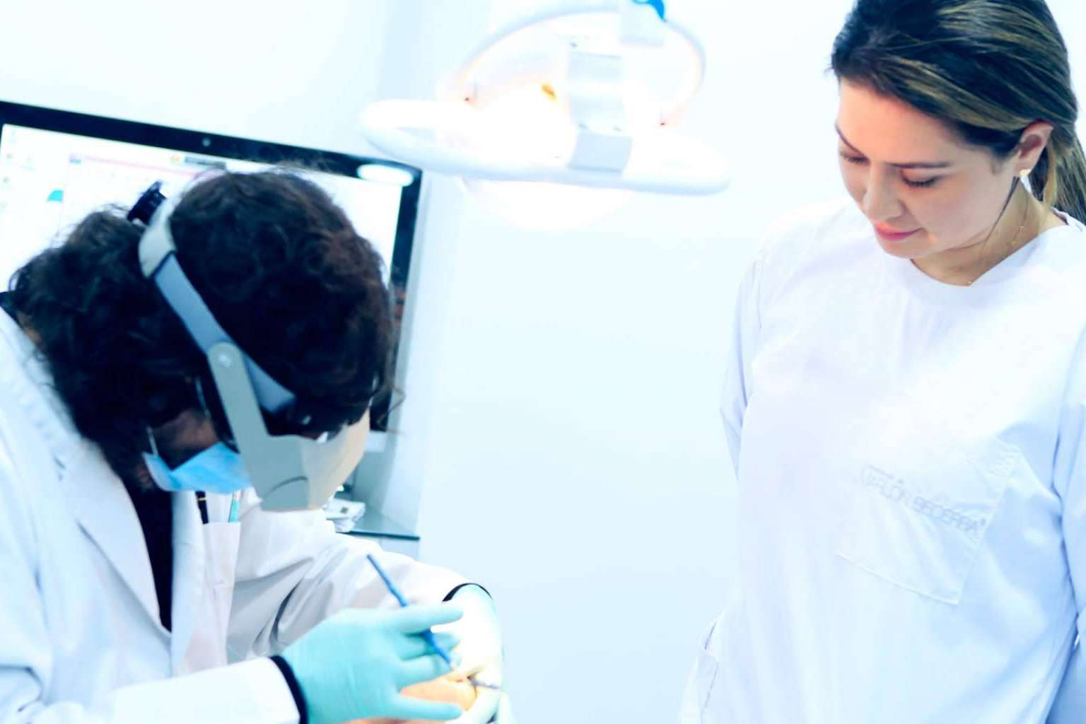 Optimizar la sonrisa con el diseño de sonrisa de Odontología que ofrece Marlon Becerra