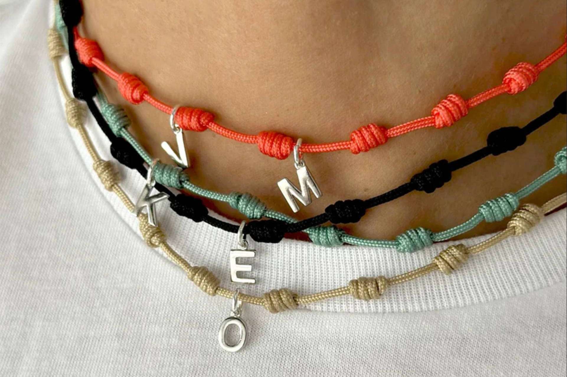 Anitials y su extenso catálogo de collares con iniciales