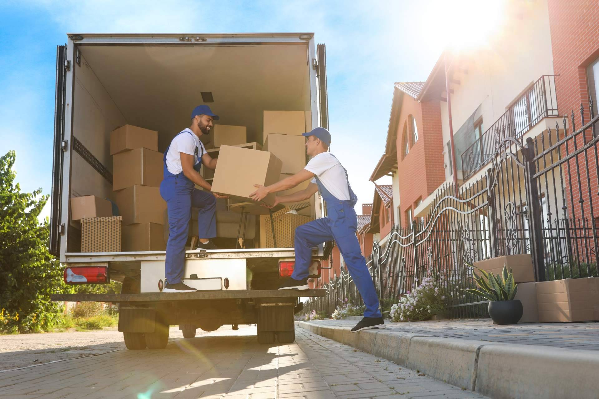 Eficiencia y economía en los servicios que ofrece Mudanzas MBM para simplificar mudanzas en Madrid