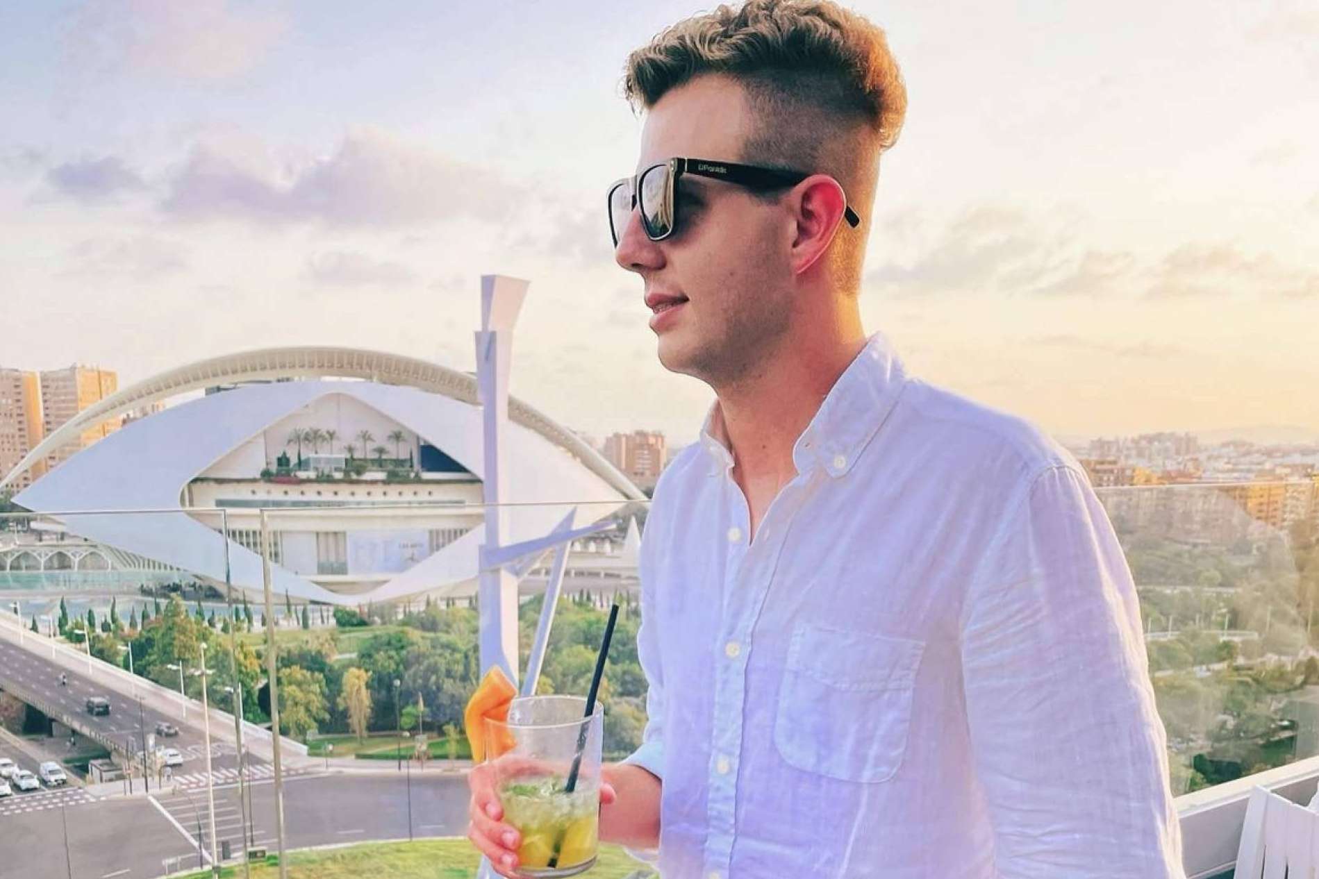 El joven empresario en Valencia que está creciendo en redes con más de 100k seguidores en Instagram