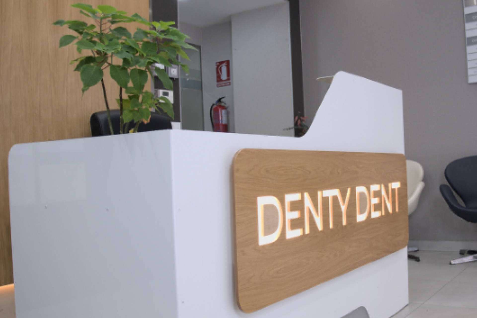 Qué diferencias hay entre odontología general y especializada, por Denty Dent, clínica dental en Madrid