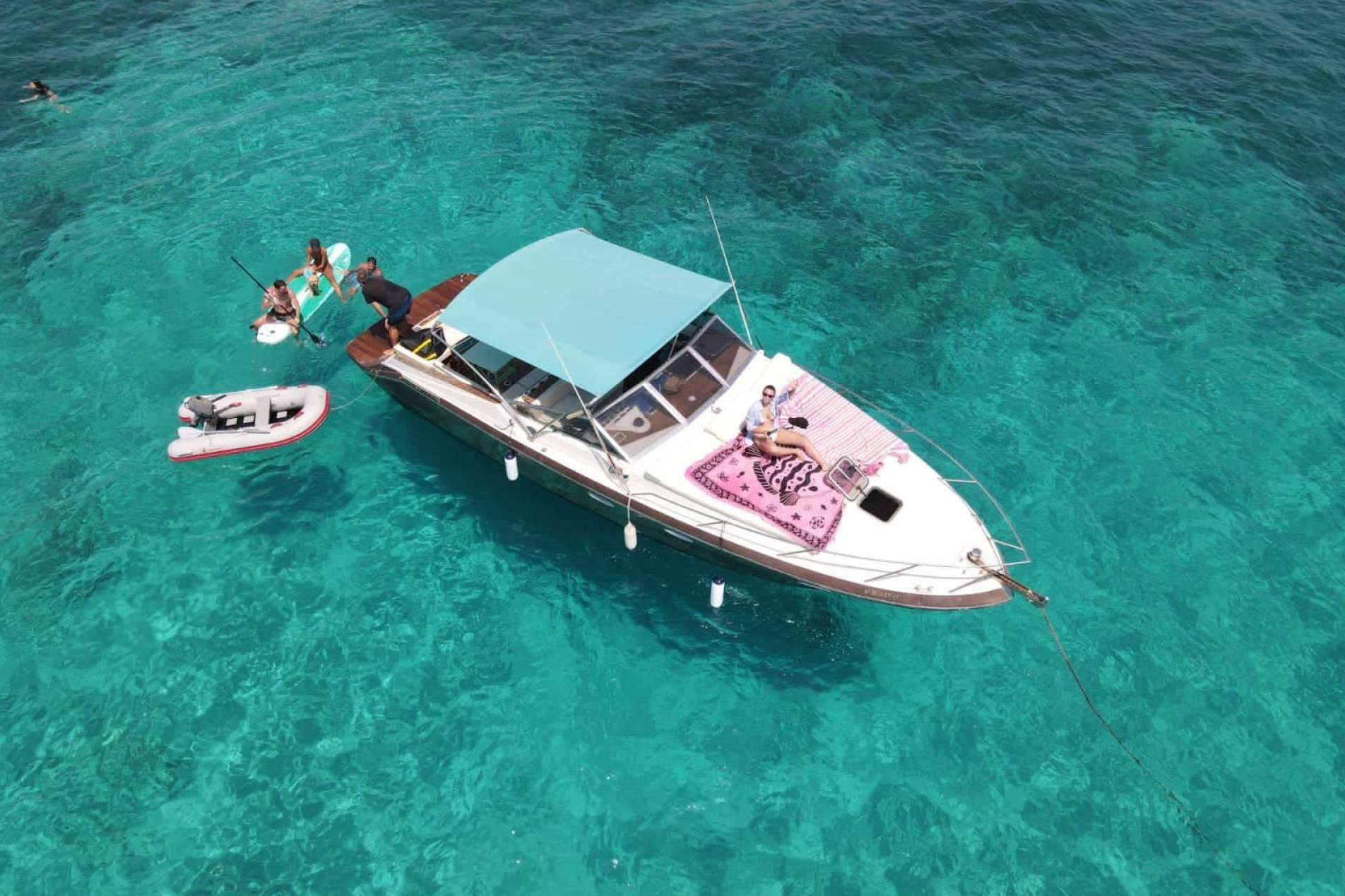 Ola Menorca, la plataforma de amigos para quienes desean visitar la isla de Menorca en verano