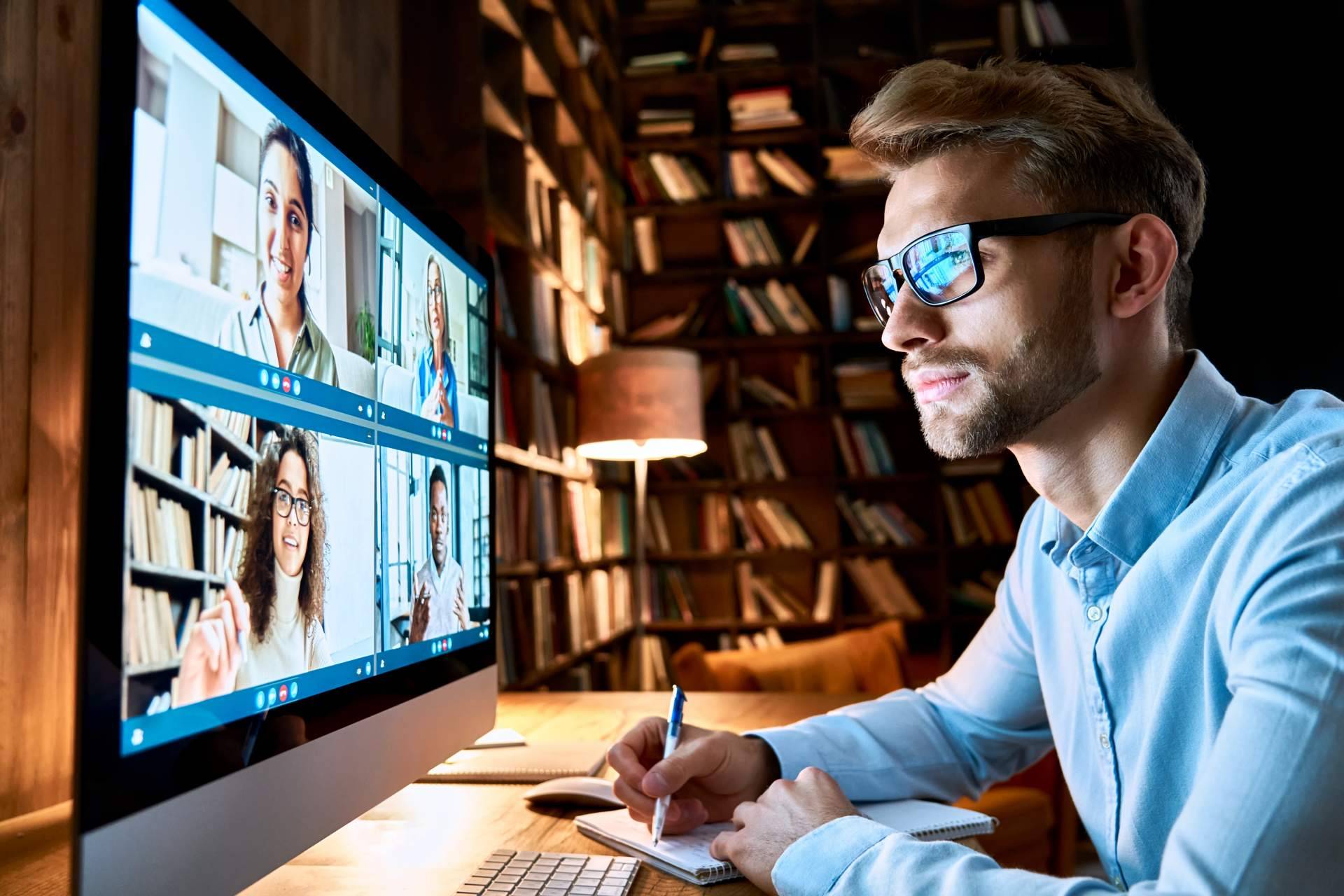 CN Formación realiza clases presenciales que se retransmiten por videoconferencia en directo