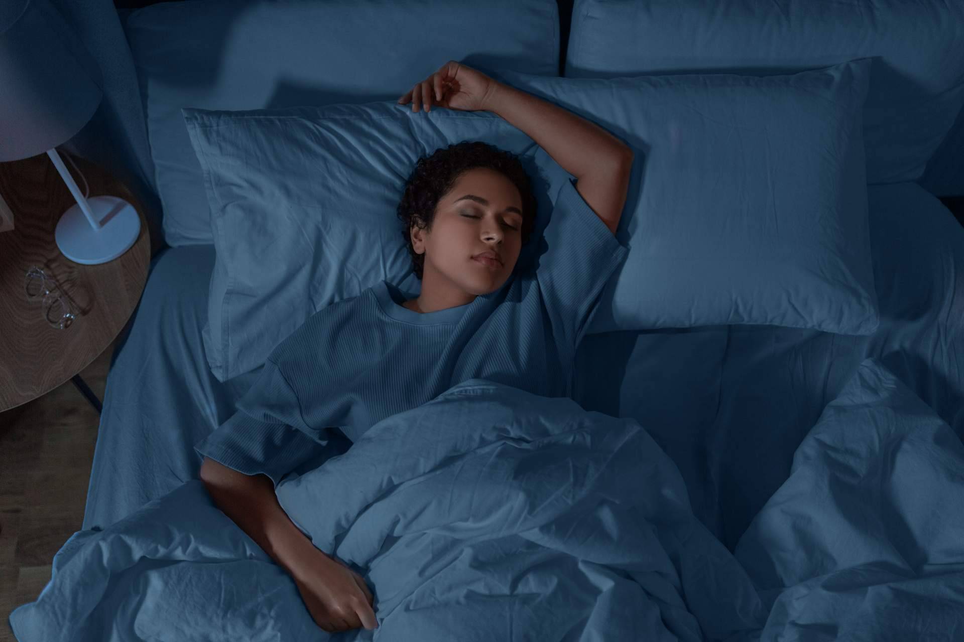 Soluciones naturales para combatir el insomnio en vacaciones con Herbolario de Confianza