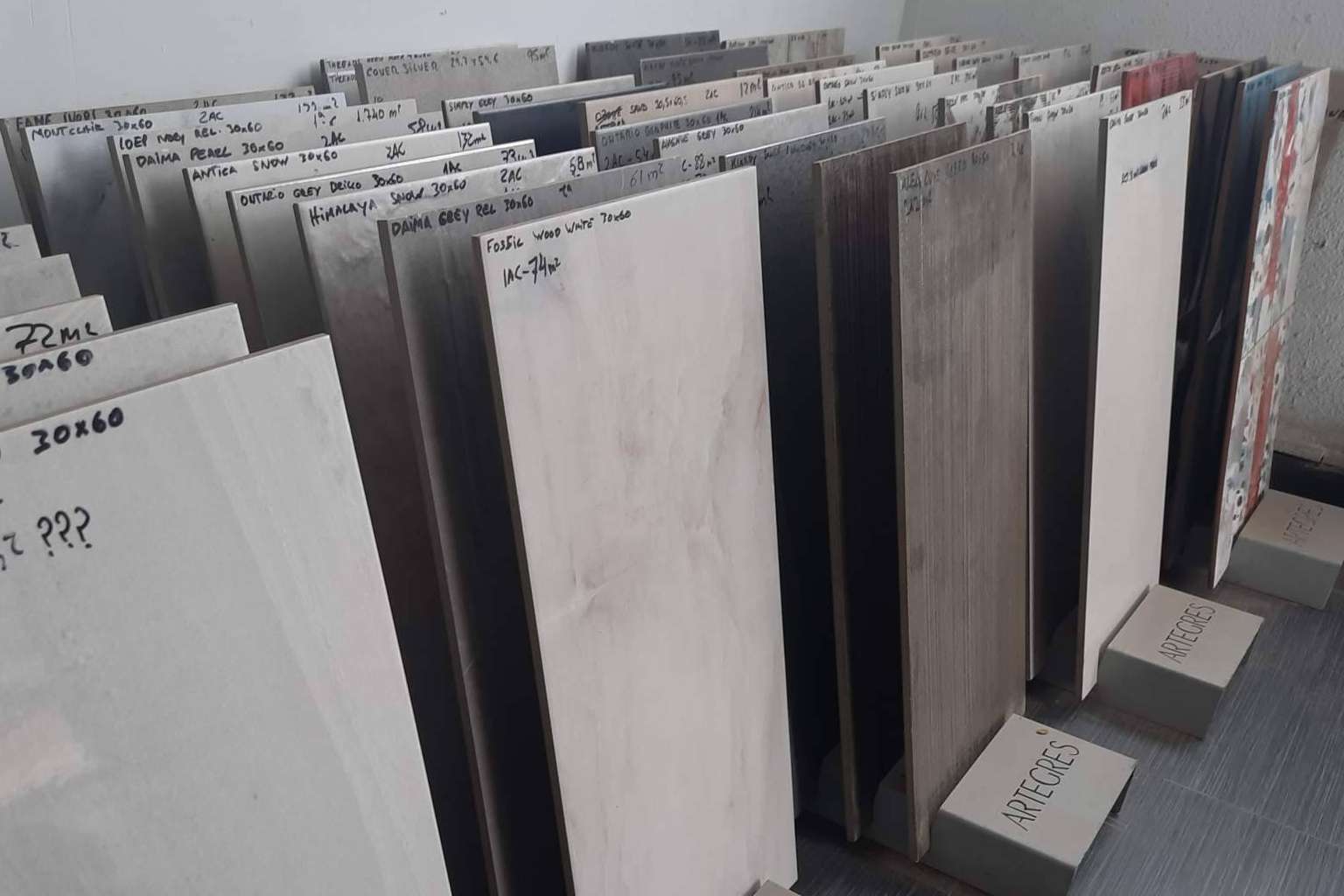 Artegres ofrece azulejos de primeras marcas con grandes descuentos