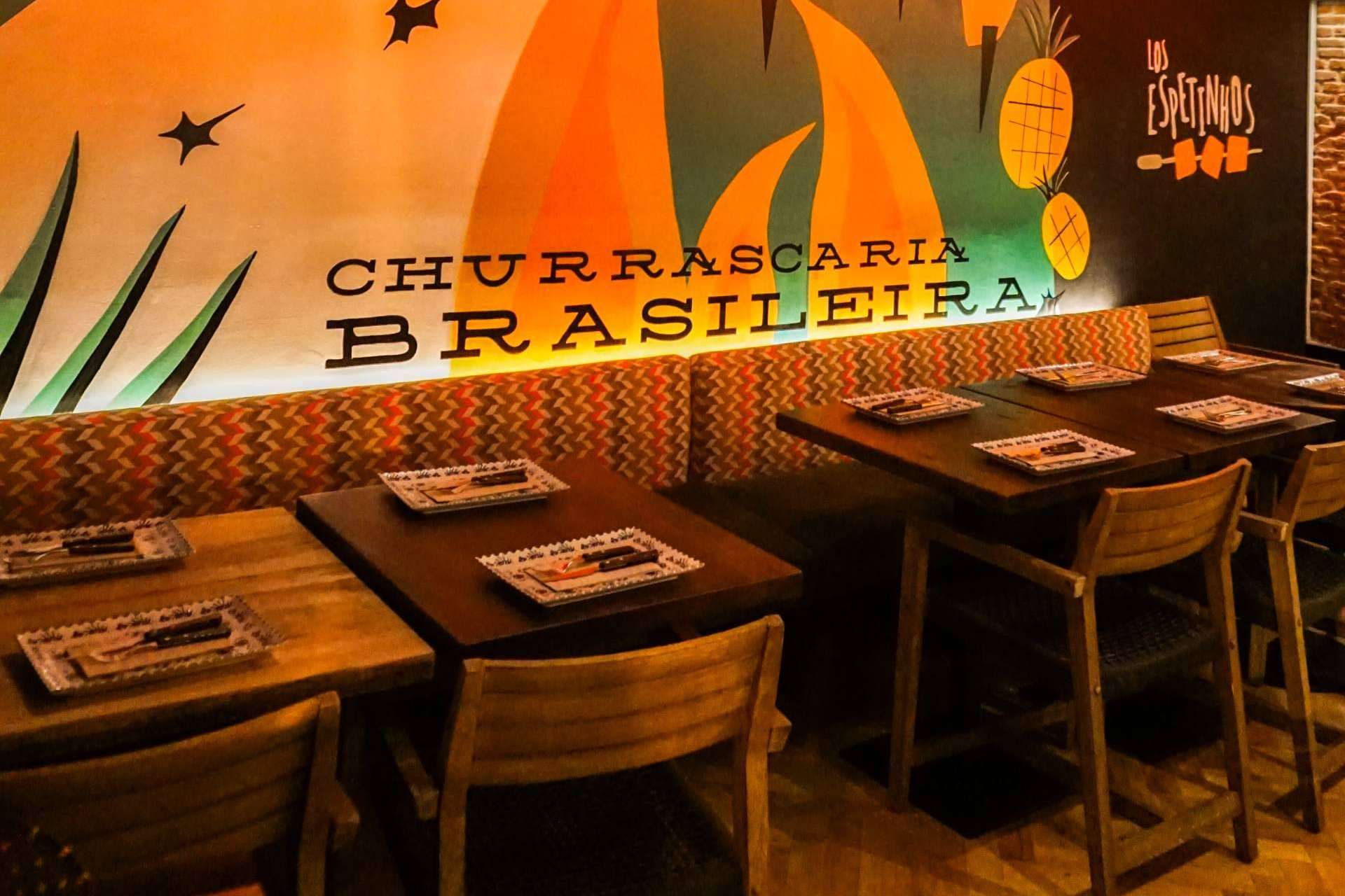 Los Espetinhos, un concepto de gastronomía brasileña con servicio tipo rodizio de carnes